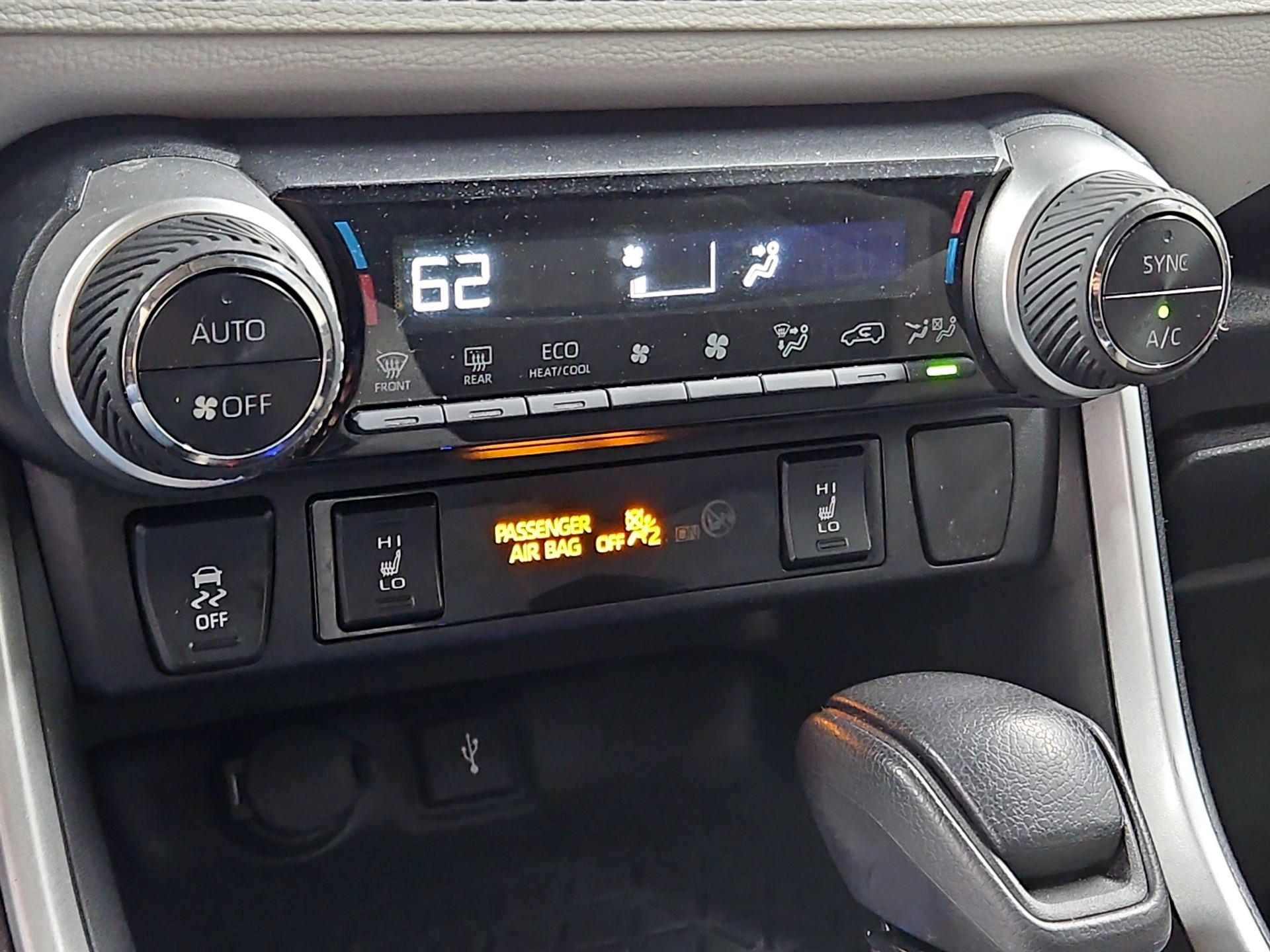 Thumbnail: 2021 Toyota RAV4 - 16