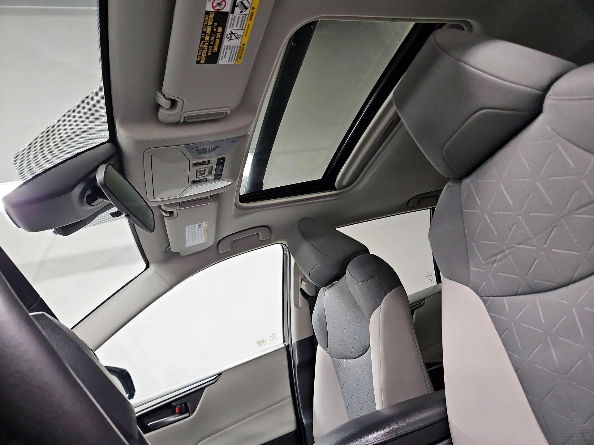 Thumbnail: 2021 Toyota RAV4 - 19