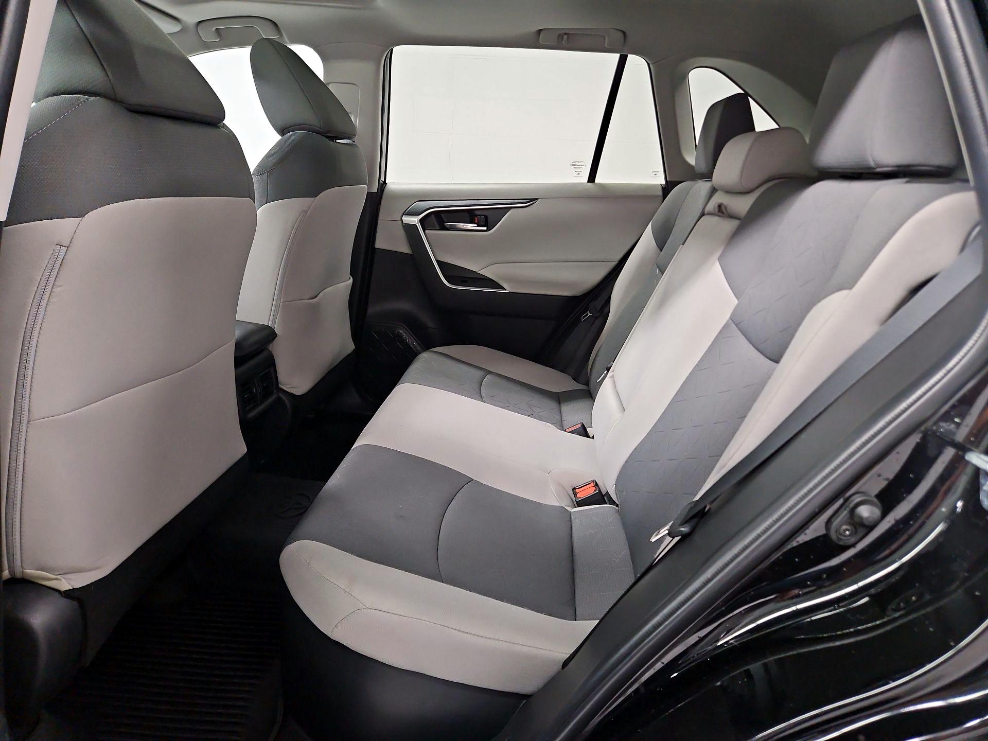 Thumbnail: 2021 Toyota RAV4 - 20