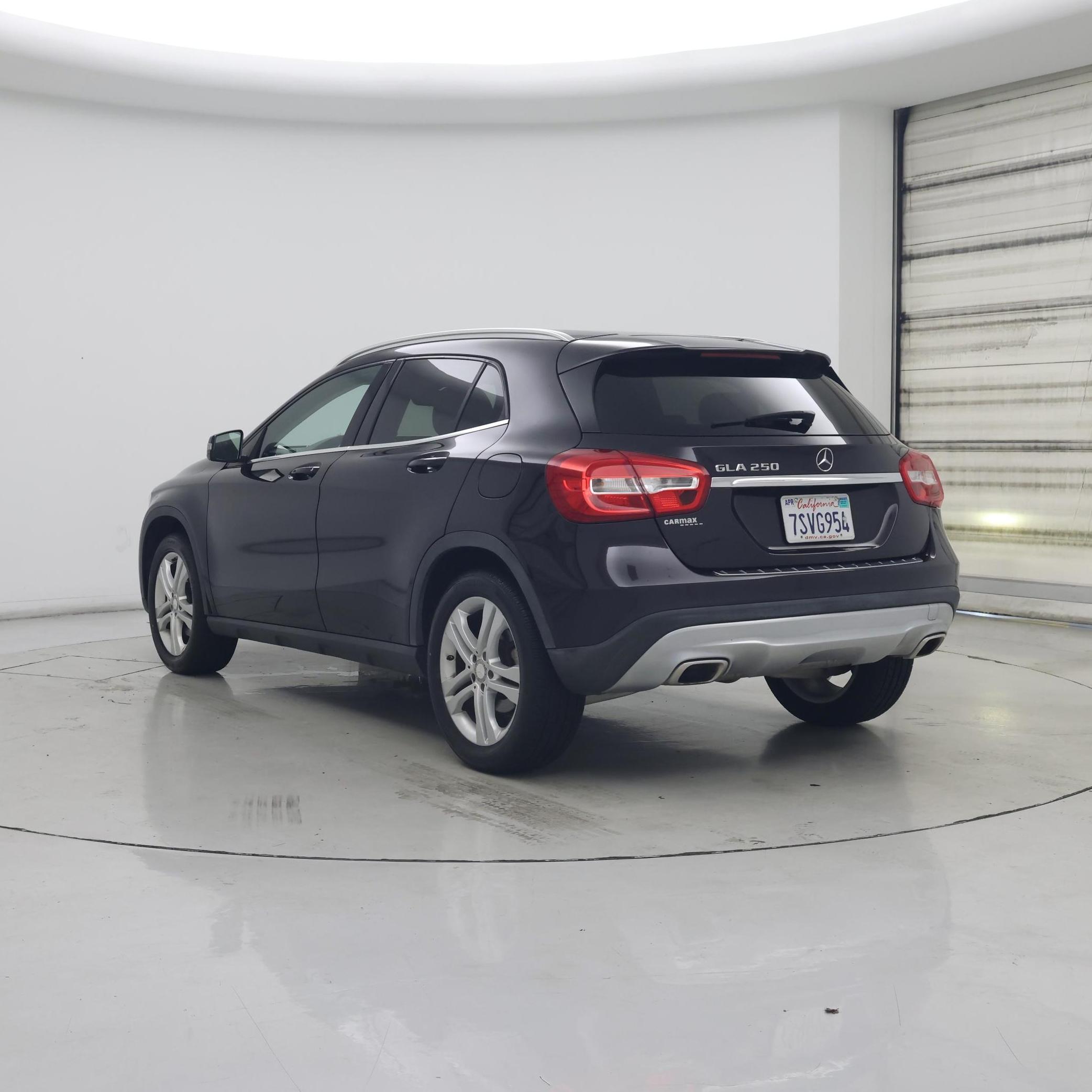 Thumbnail: 2016 Mercedes-Benz GLA - 2