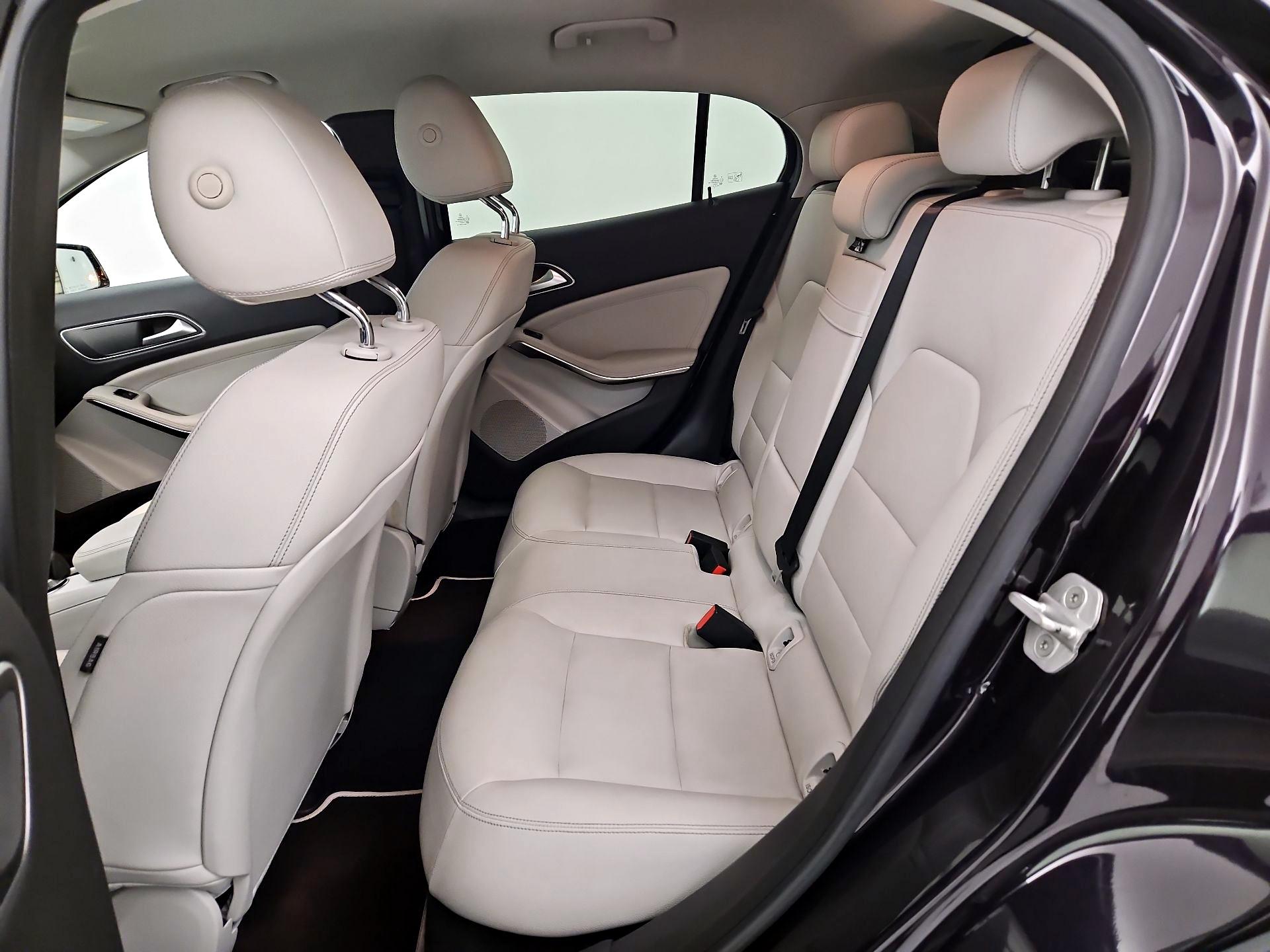 Thumbnail: 2016 Mercedes-Benz GLA - 19