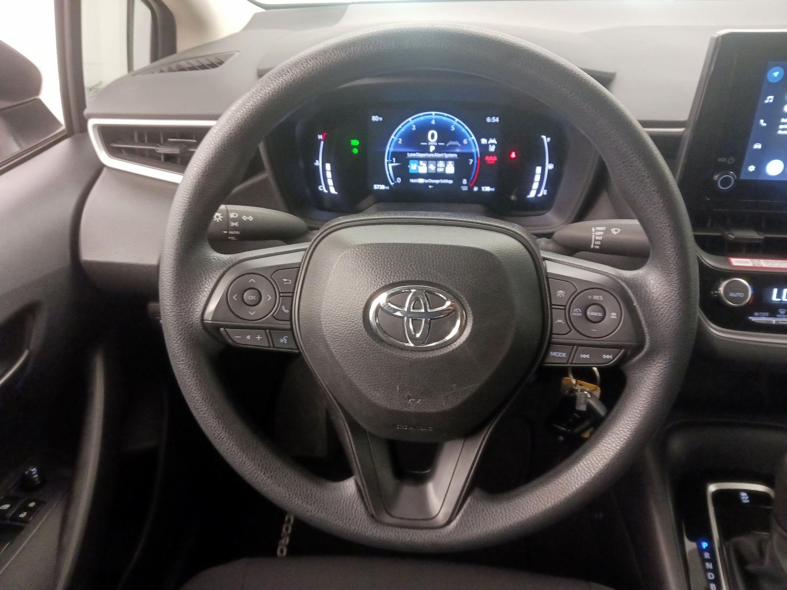2026 Toyota Corolla LE - Photo 11