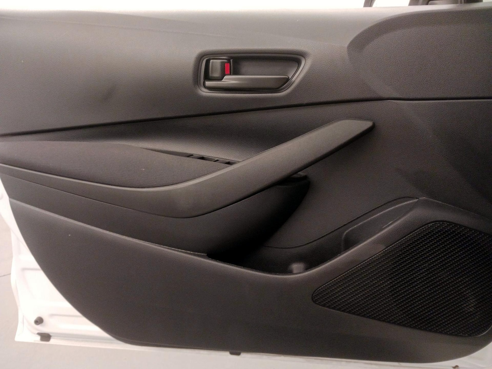 2026 Toyota Corolla LE - Photo 13