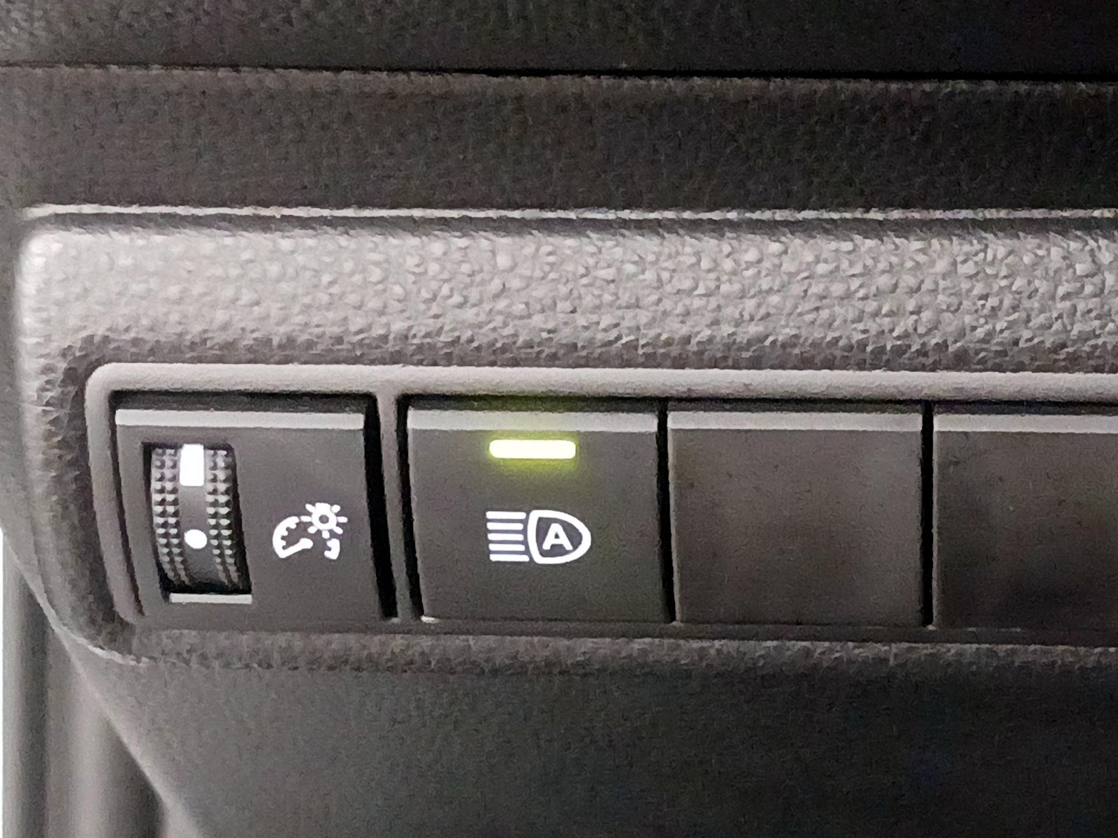 2026 Toyota Corolla LE - Photo 14