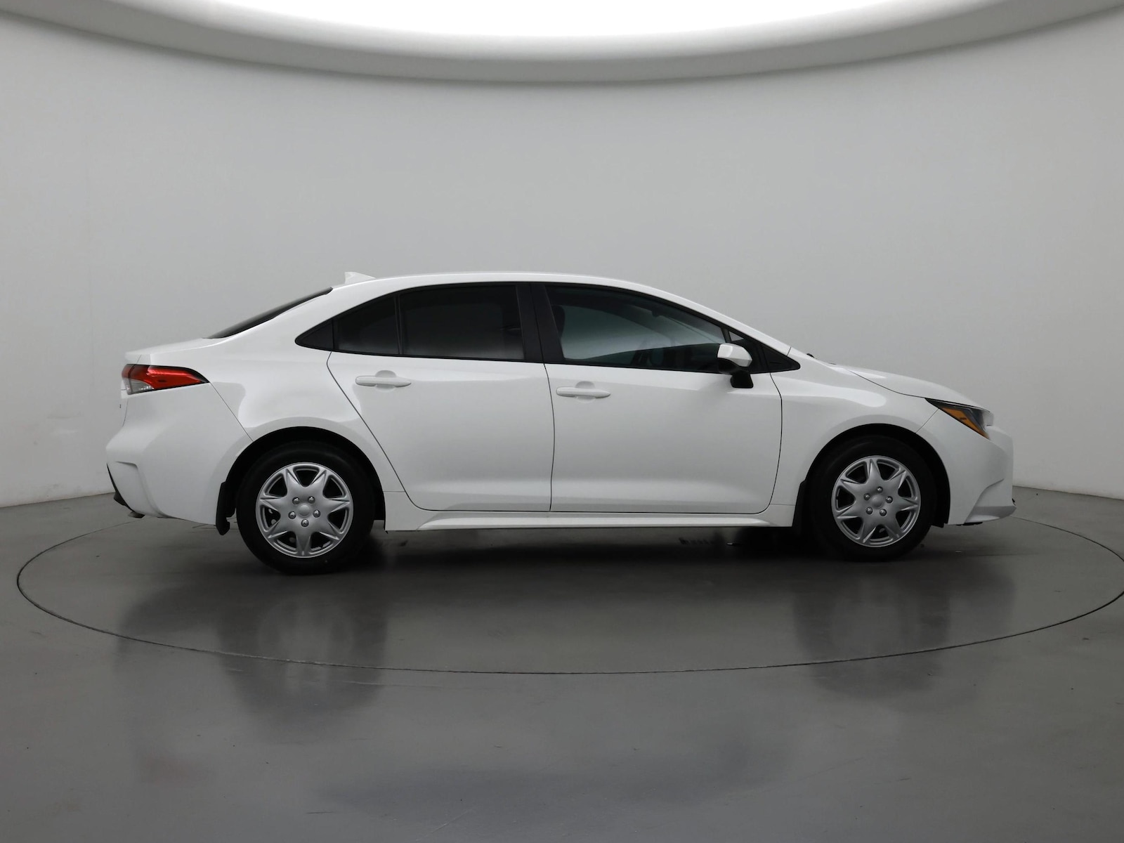 2026 Toyota Corolla LE - Photo 8