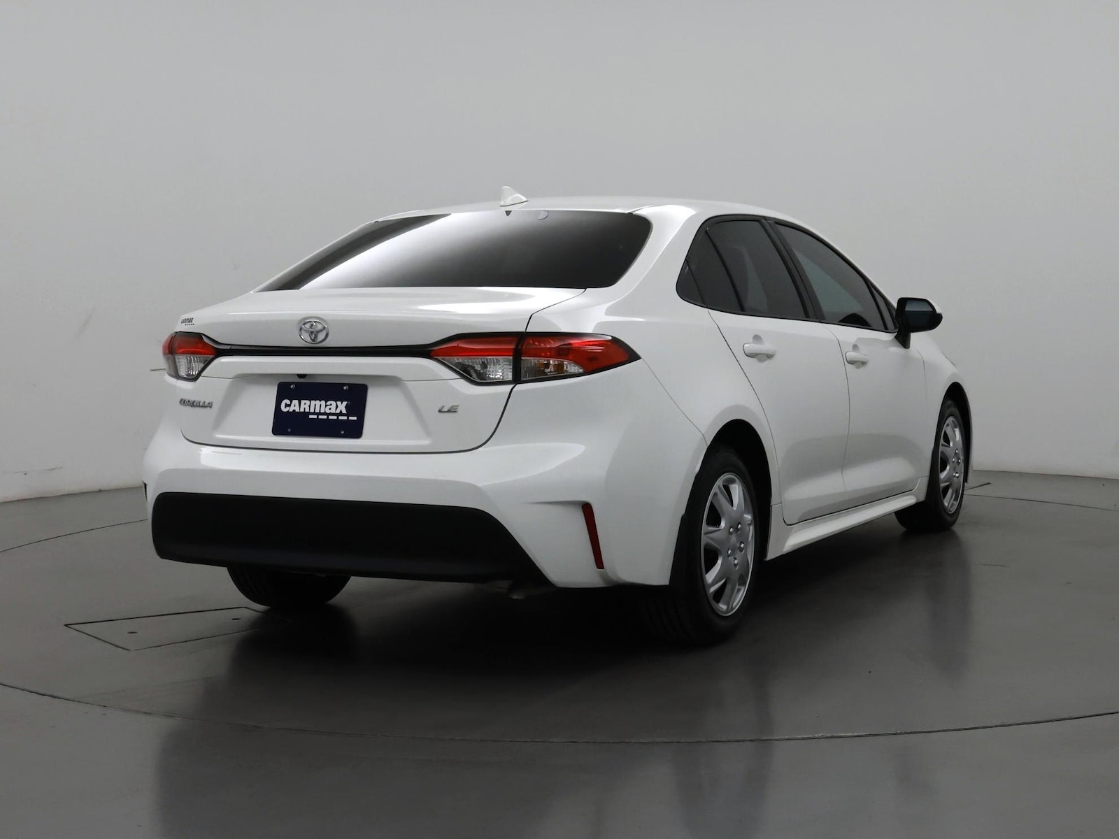 2026 Toyota Corolla LE - Photo 9
