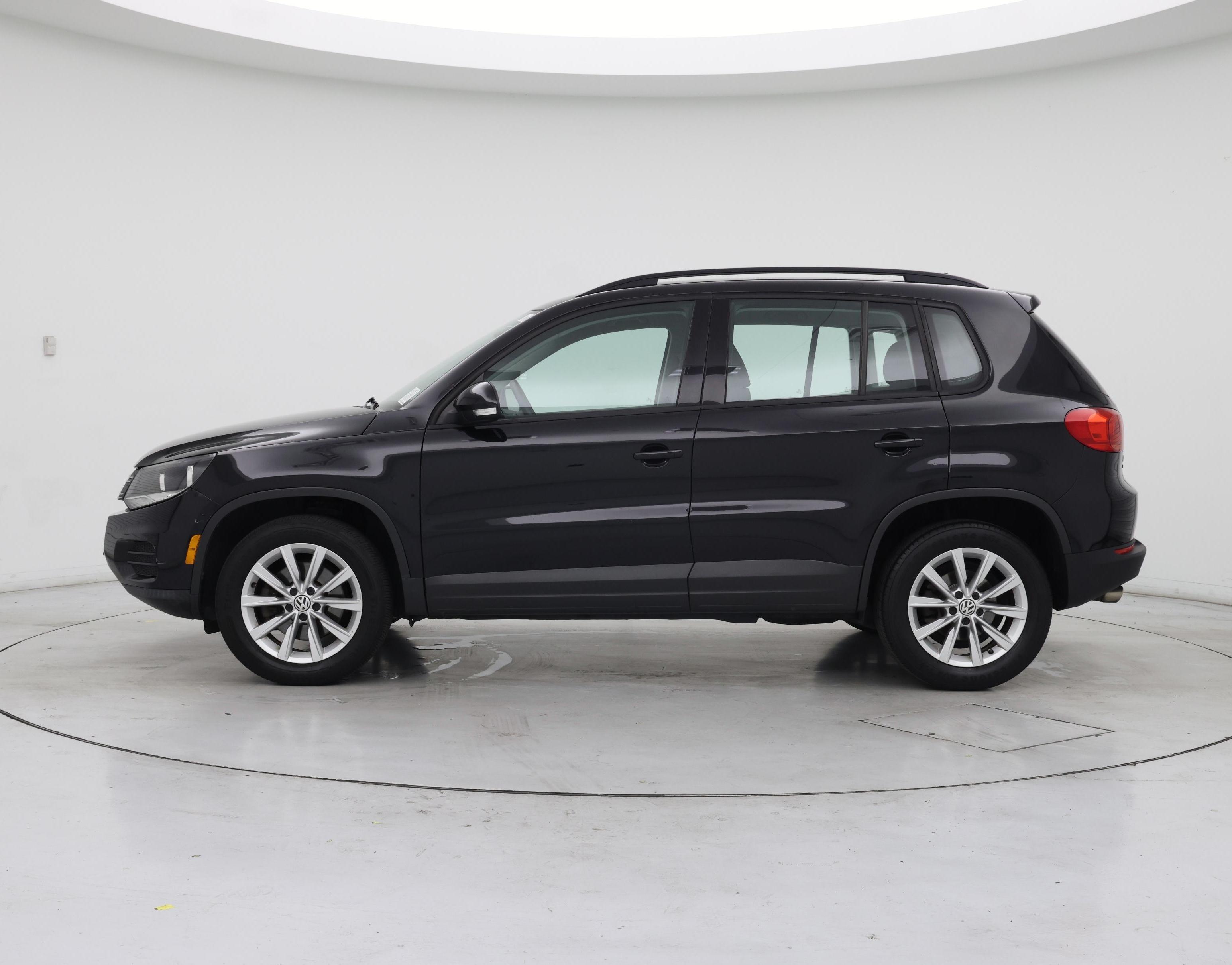 Thumbnail: 2017 Volkswagen Tiguan - 3