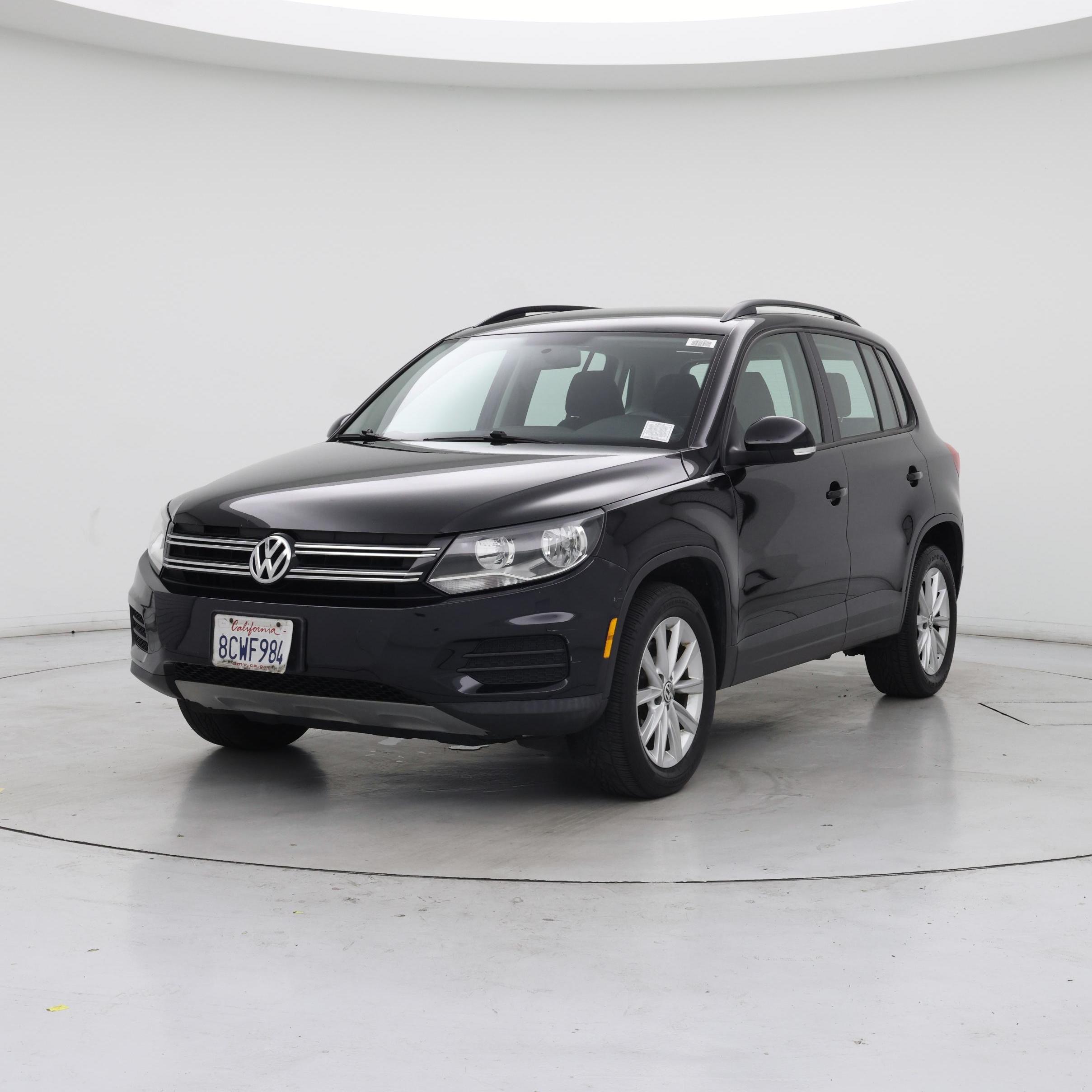 Thumbnail: 2017 Volkswagen Tiguan - 4