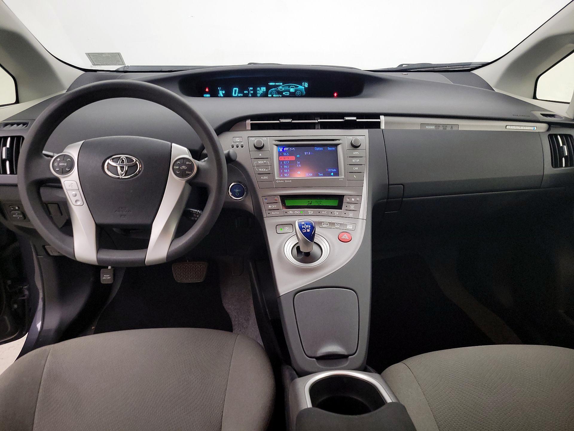 Thumbnail: 2015 Toyota Prius - 9