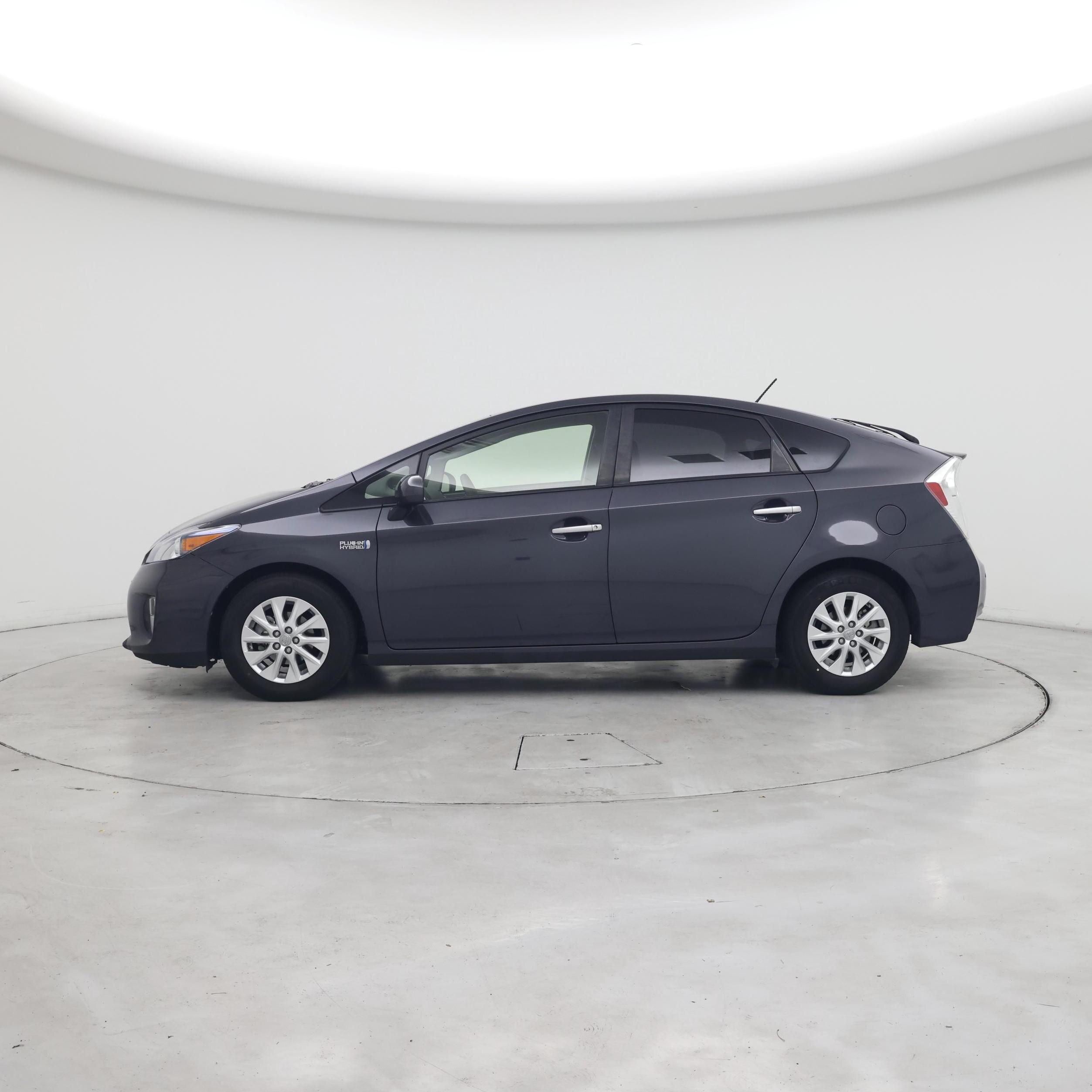 Thumbnail: 2015 Toyota Prius - 3