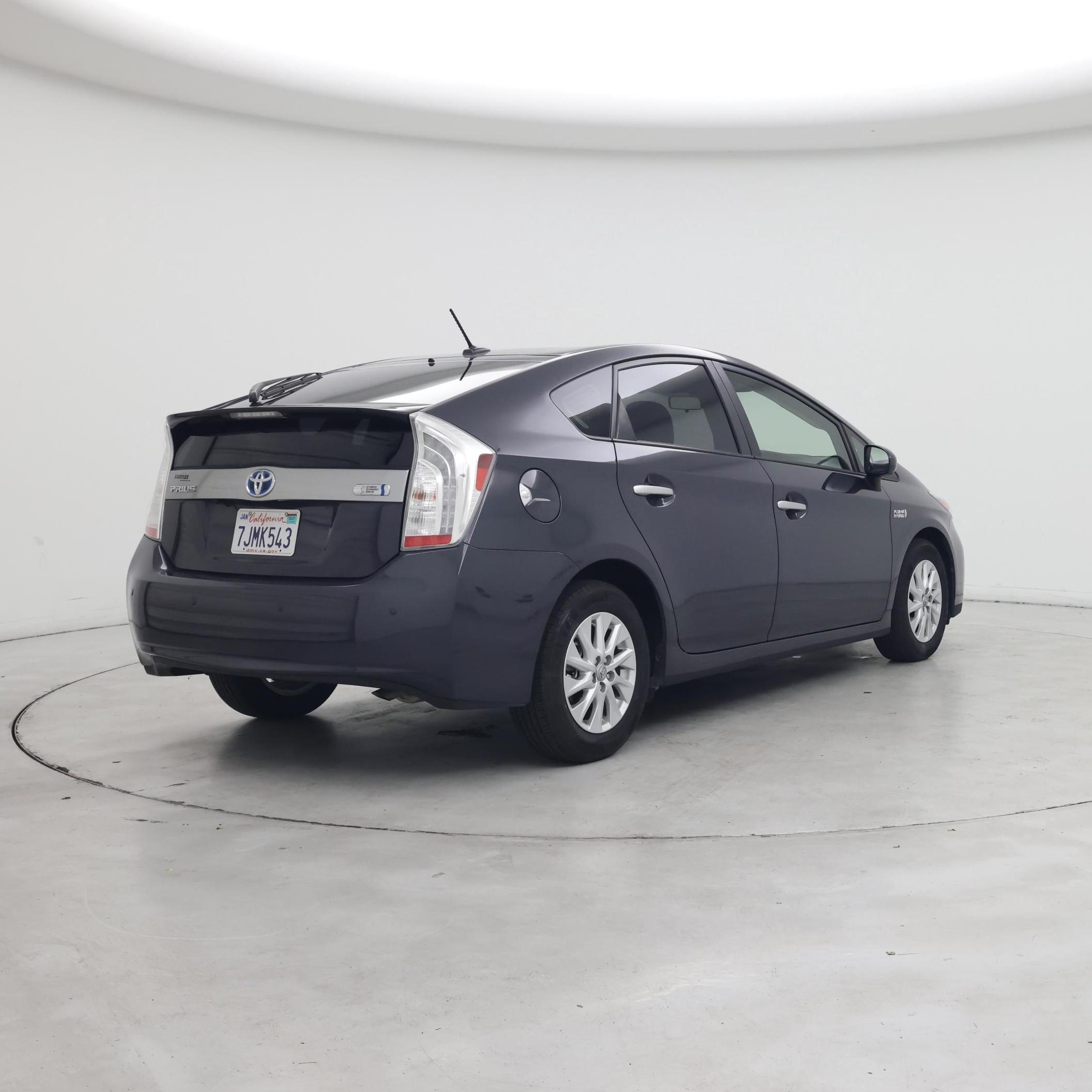 Thumbnail: 2015 Toyota Prius - 8