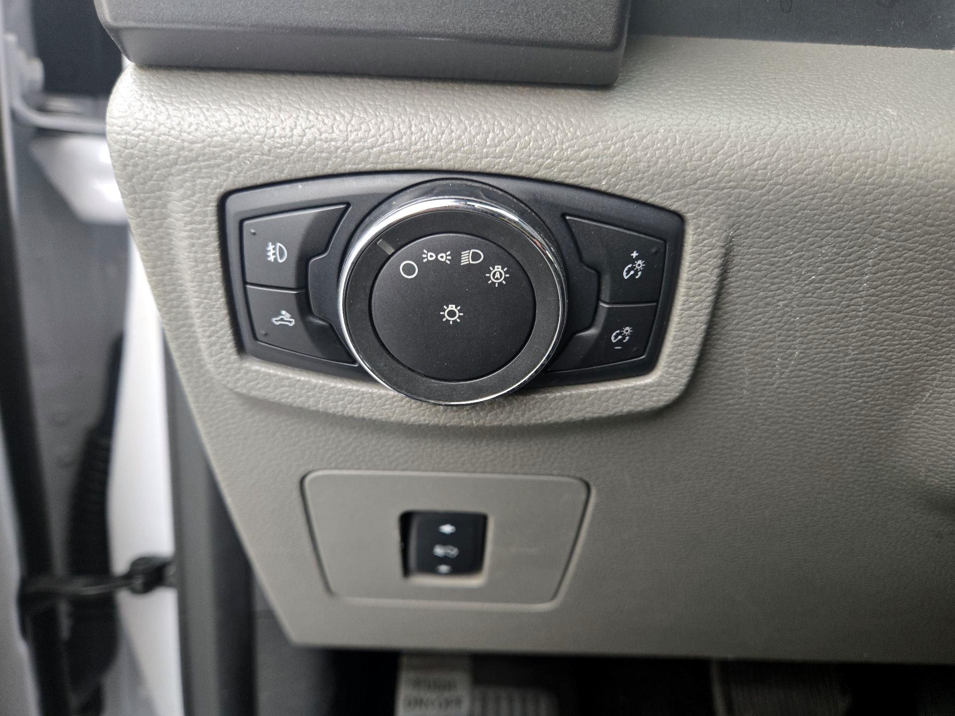 Thumbnail: 2015 Ford F-150 - 13