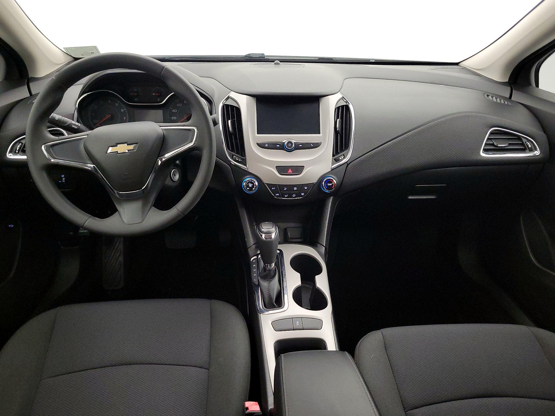 Thumbnail: 2017 Chevrolet Cruze - 9