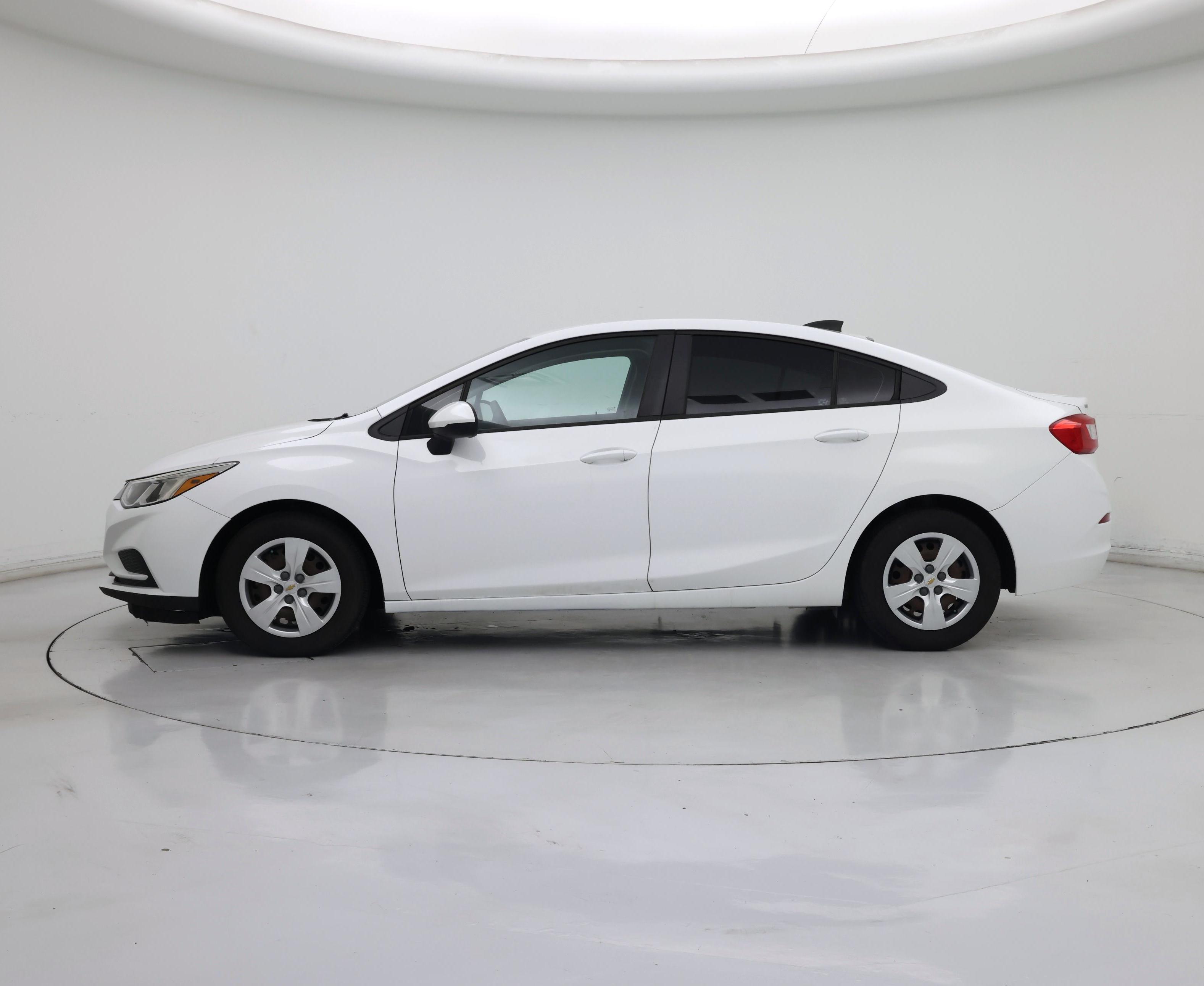 Thumbnail: 2017 Chevrolet Cruze - 3