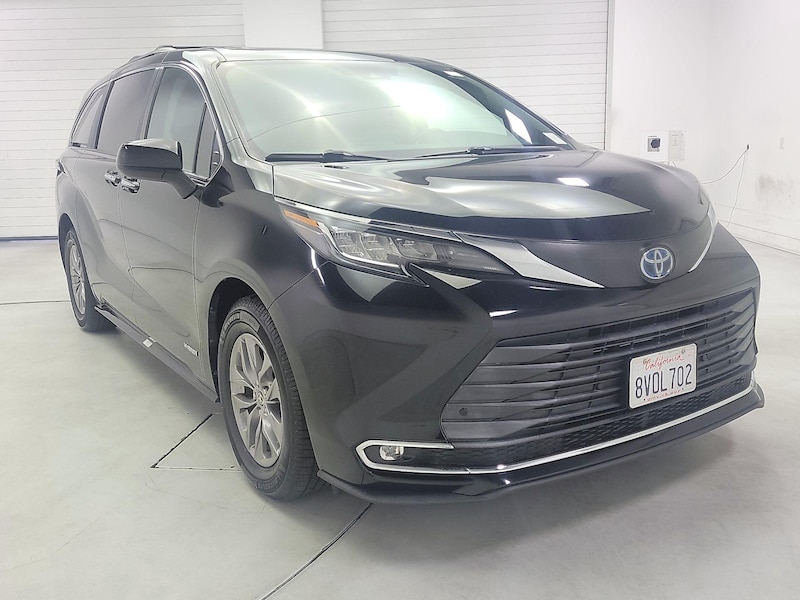 2021 Toyota Sienna Hybrid XLE