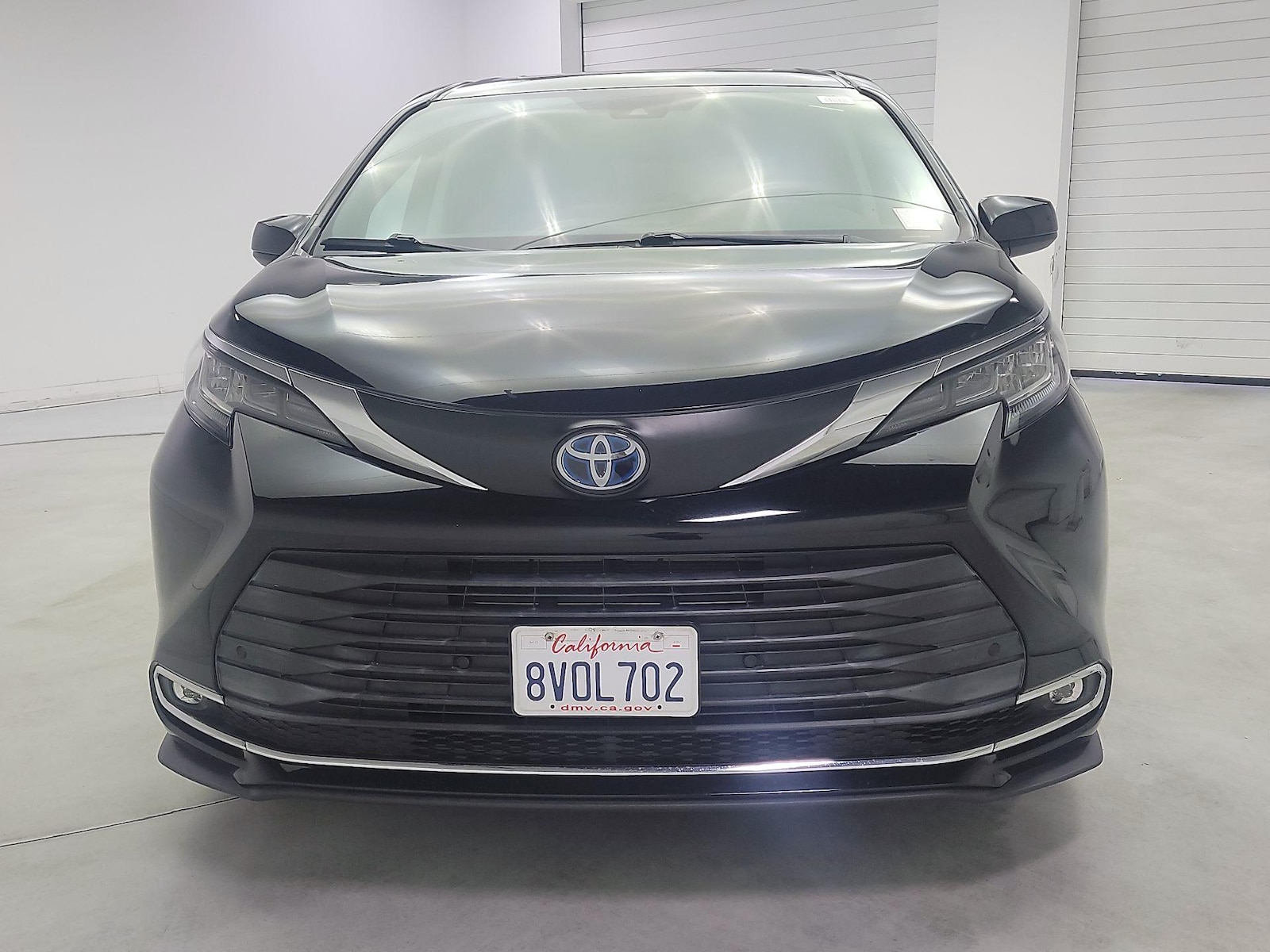 2021 Toyota Sienna XLE - Photo 2