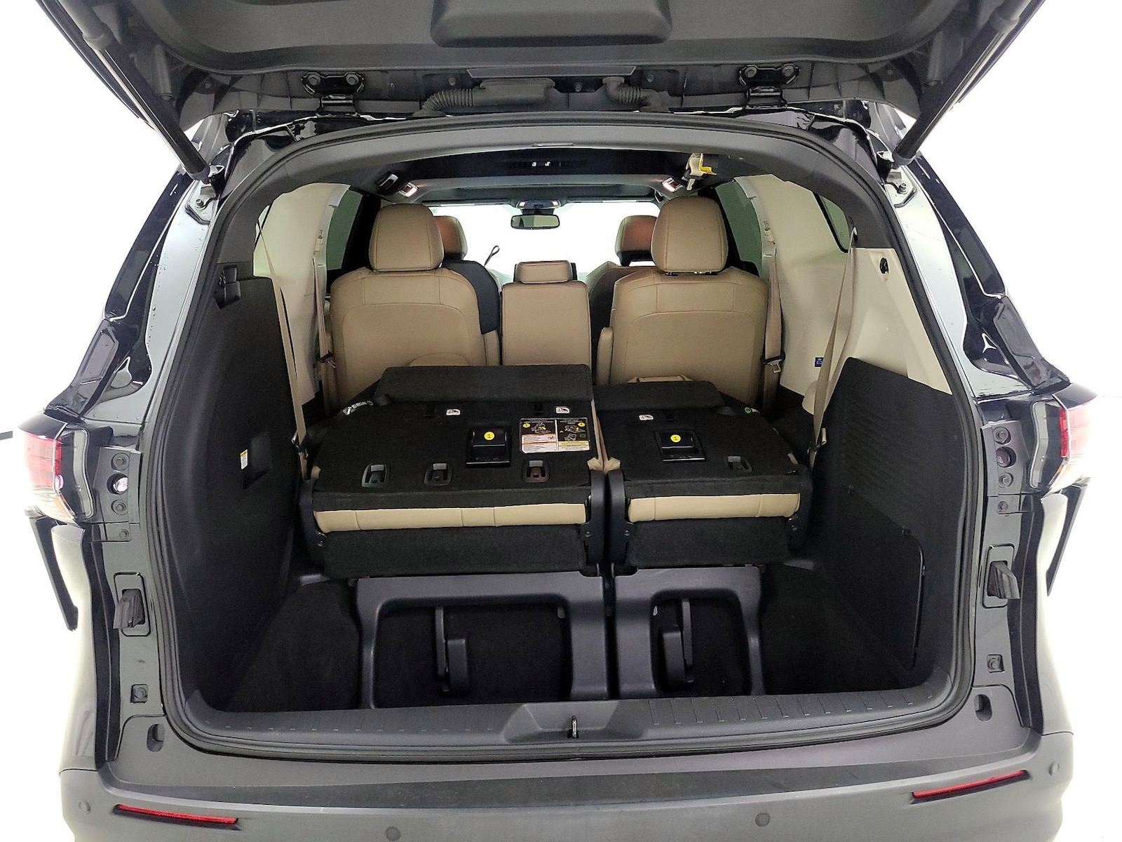 2021 Toyota Sienna XLE - Photo 23