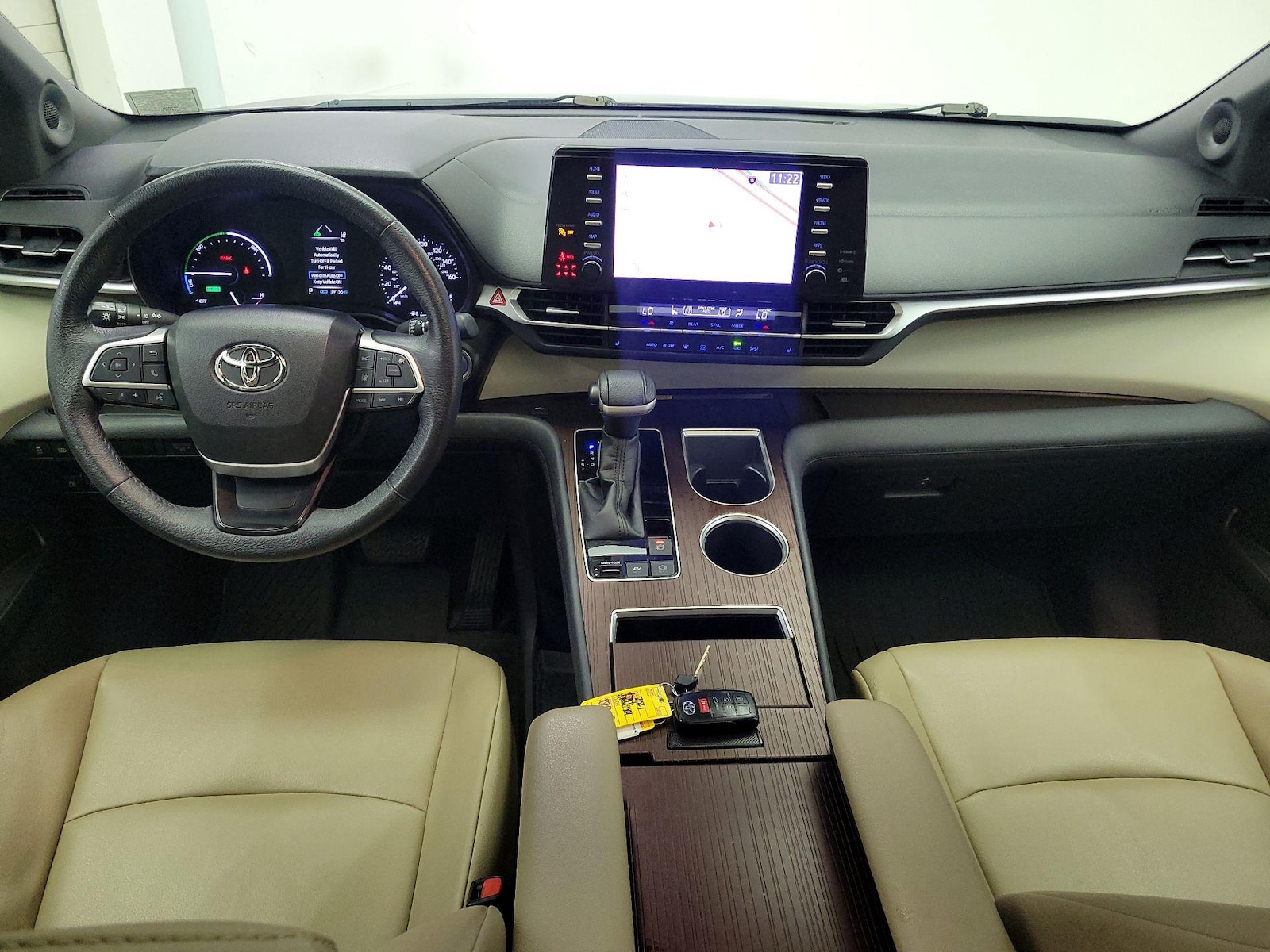 2021 Toyota Sienna XLE - Photo 8