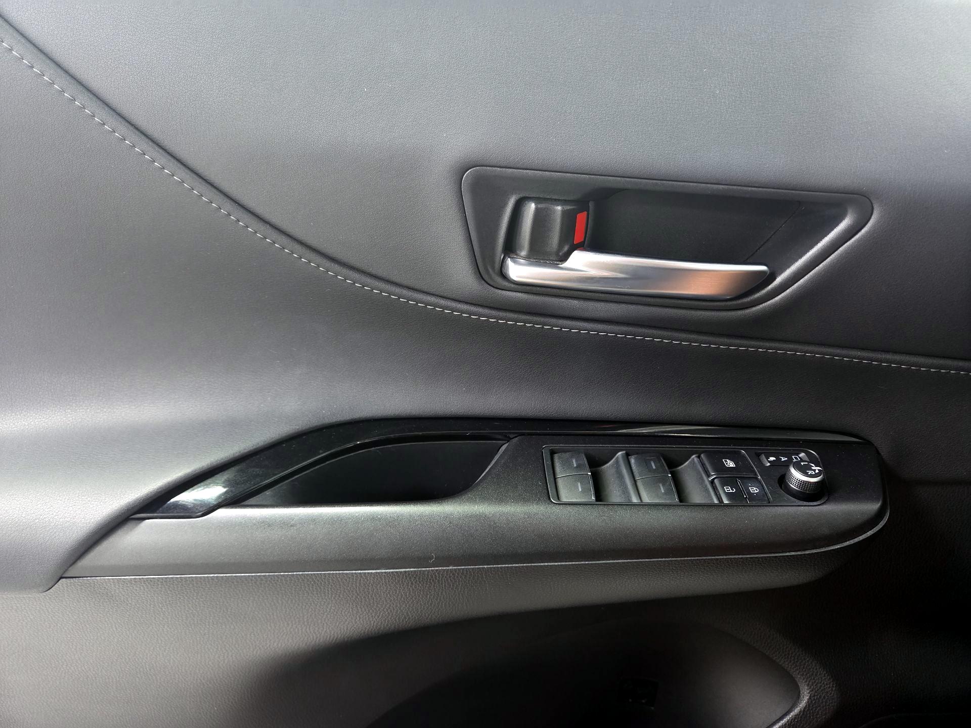 Thumbnail: 2021 Toyota Venza - 10
