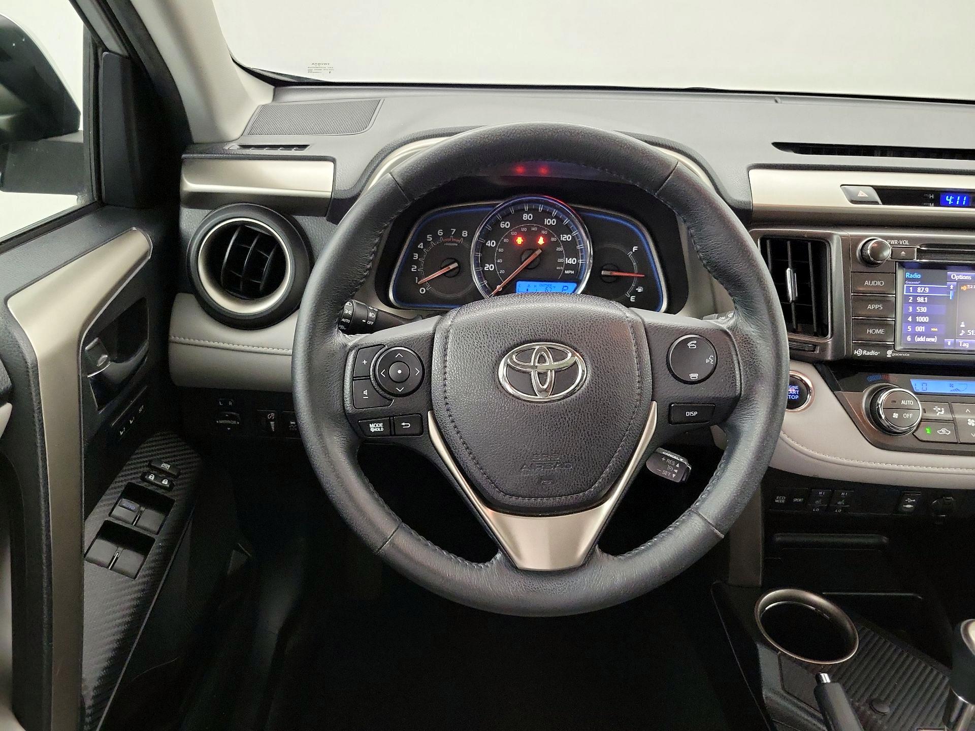 Thumbnail: 2015 Toyota RAV4 - 10