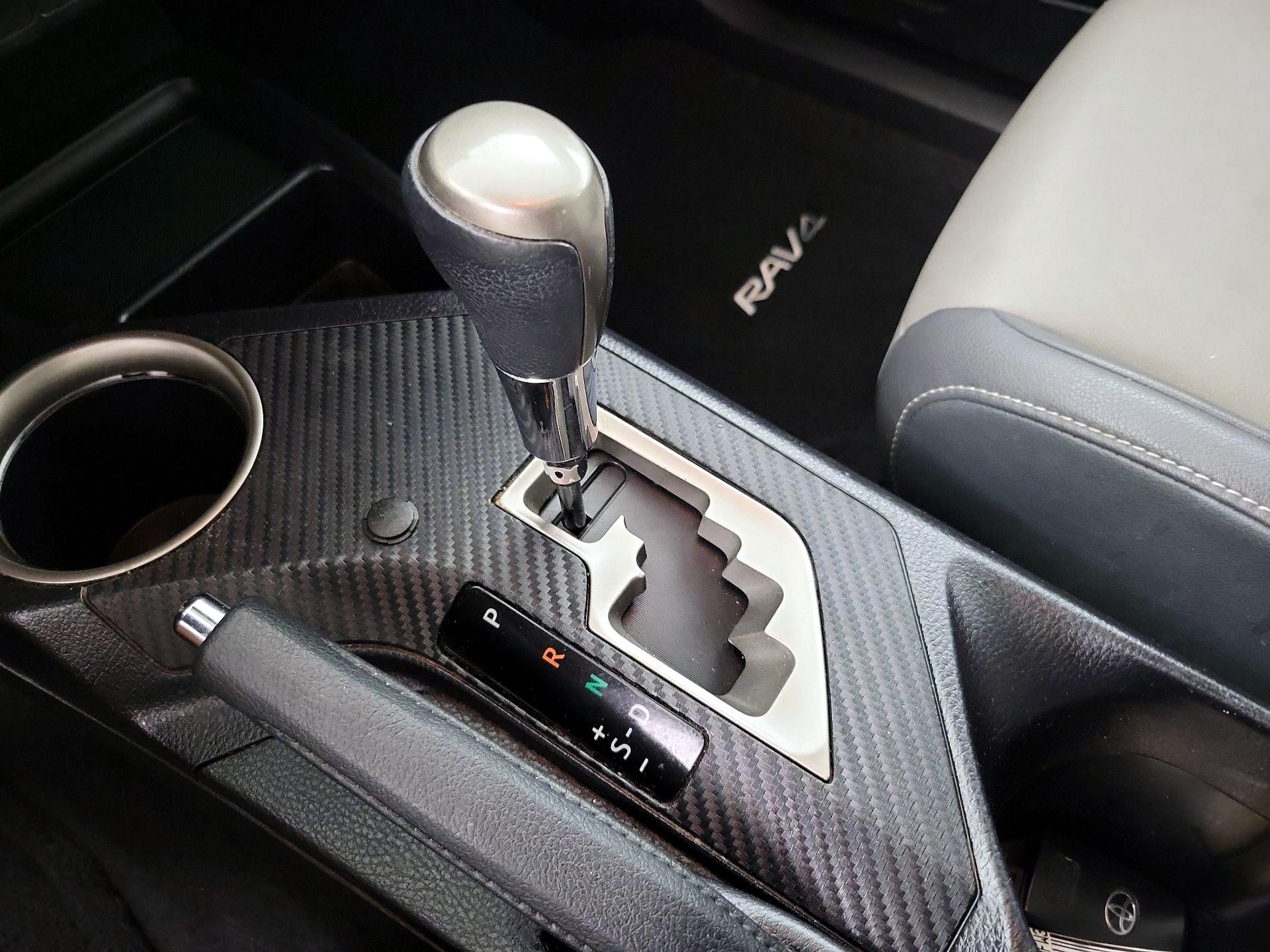 Thumbnail: 2015 Toyota RAV4 - 18