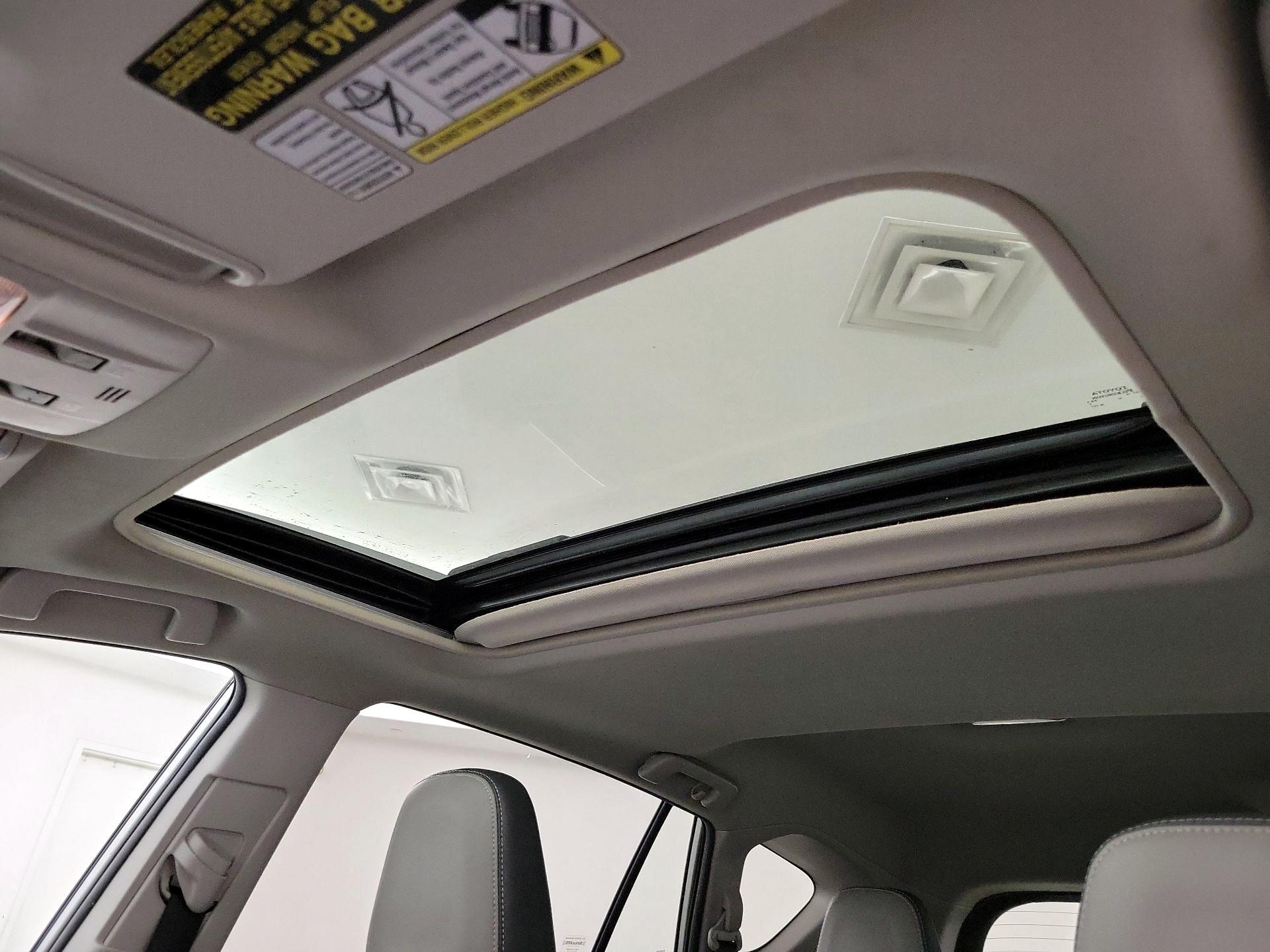 Thumbnail: 2015 Toyota RAV4 - 20