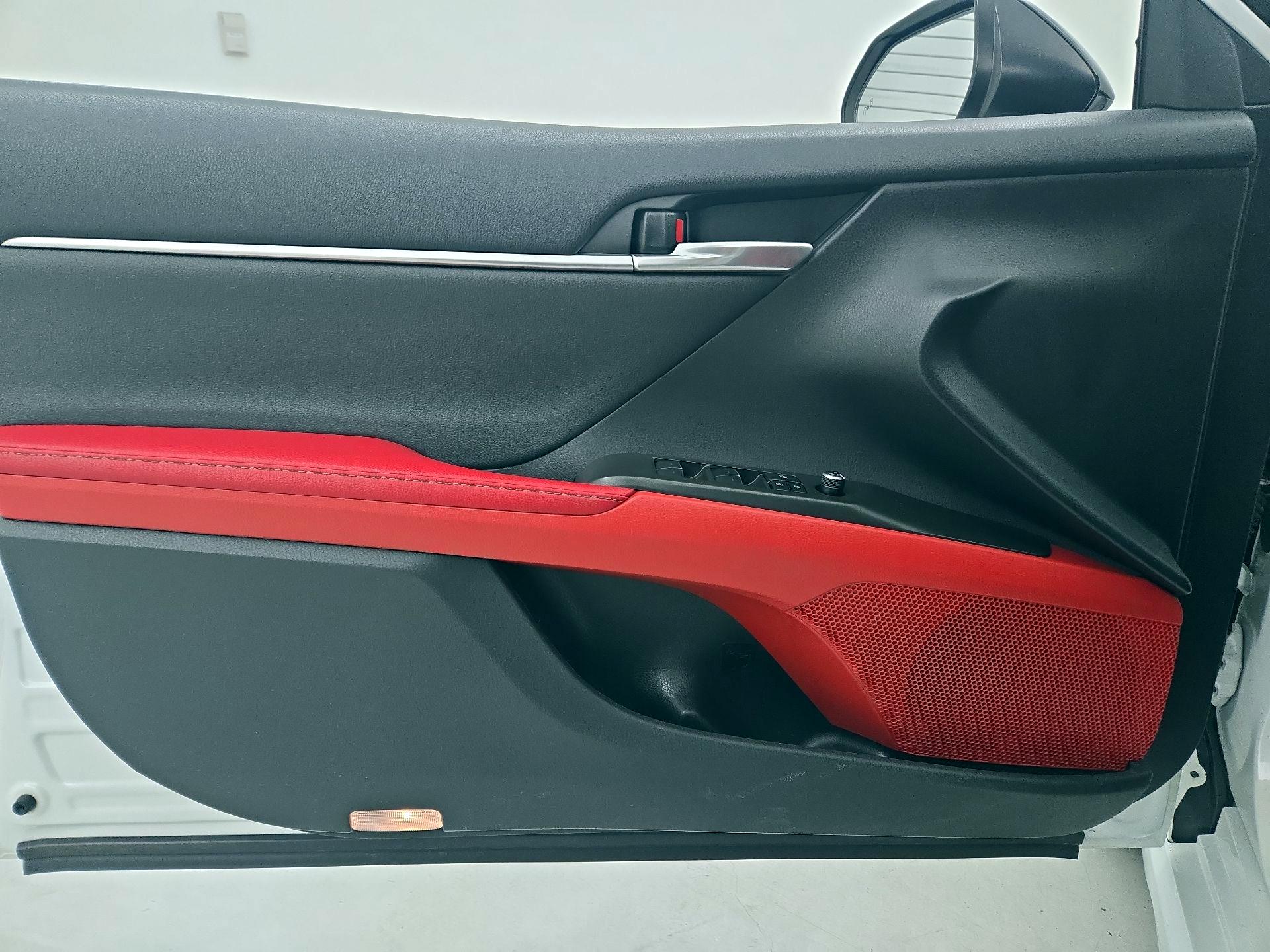 Thumbnail: 2021 Toyota Camry - 12