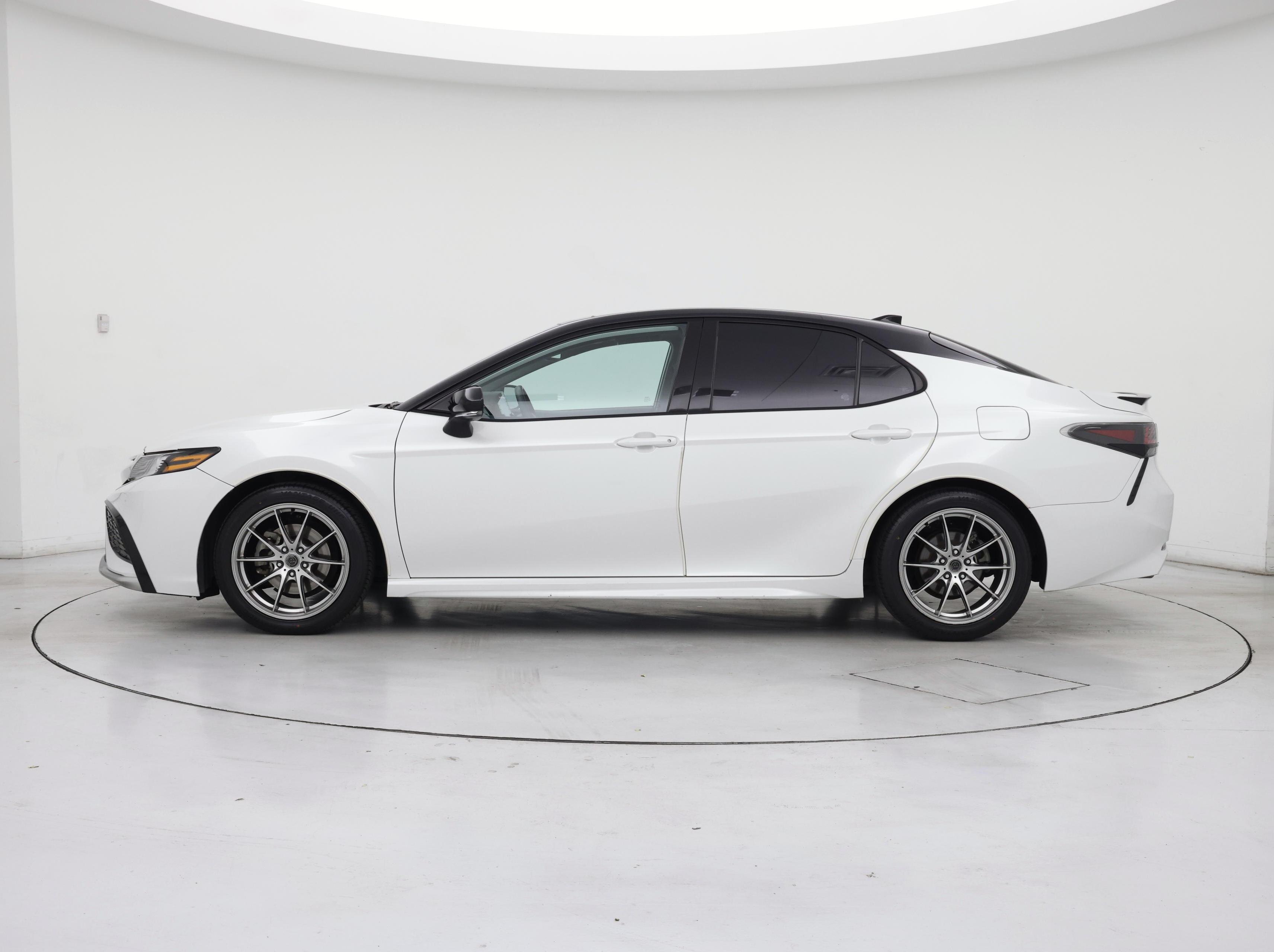 Thumbnail: 2021 Toyota Camry - 3