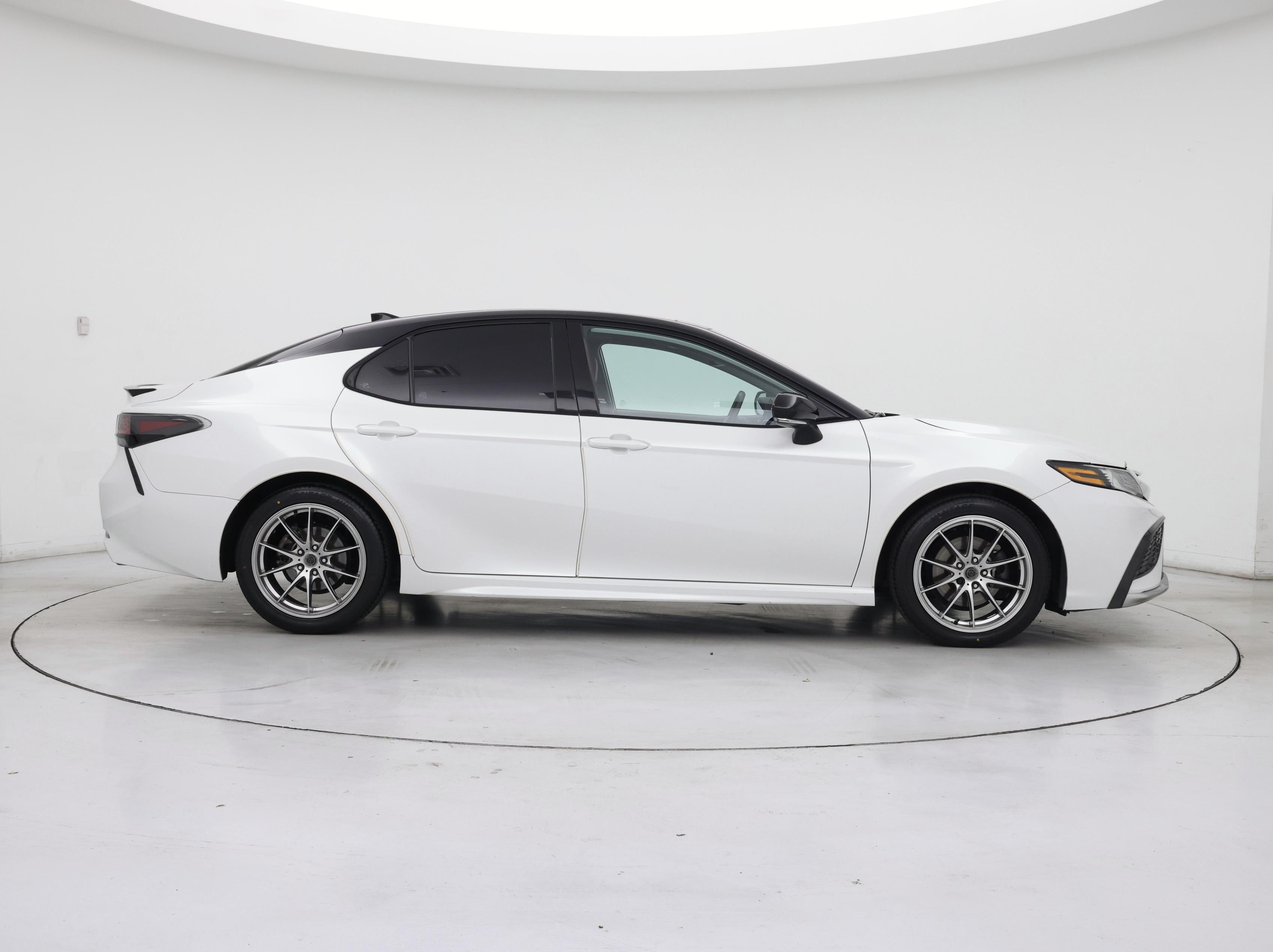 Thumbnail: 2021 Toyota Camry - 7
