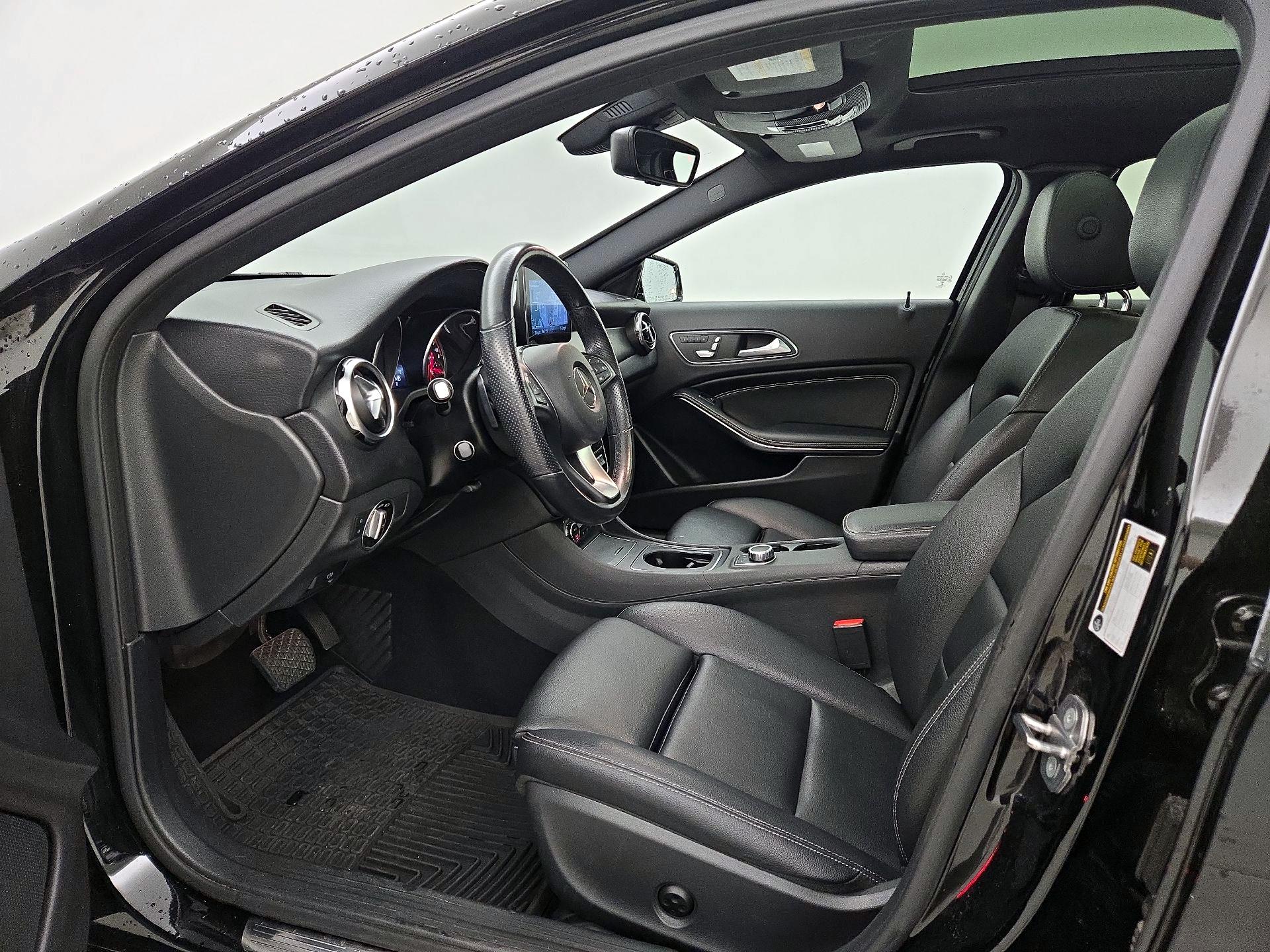 Thumbnail: 2019 Mercedes-Benz GLA - 11