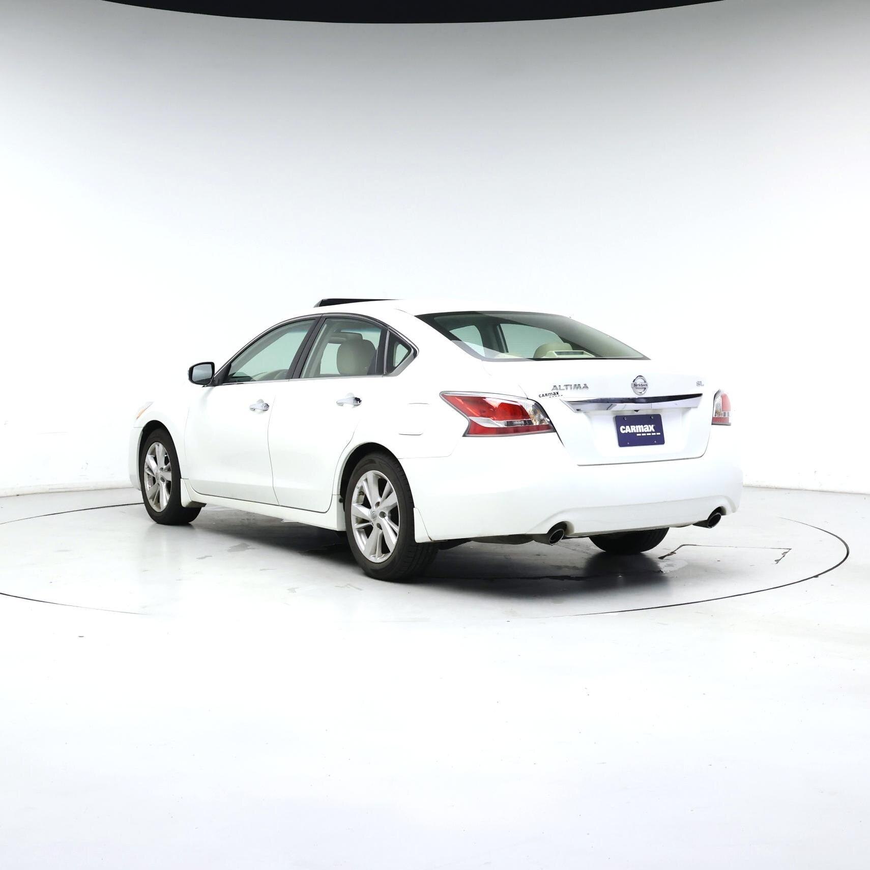 Thumbnail: 2015 Nissan Altima - 2