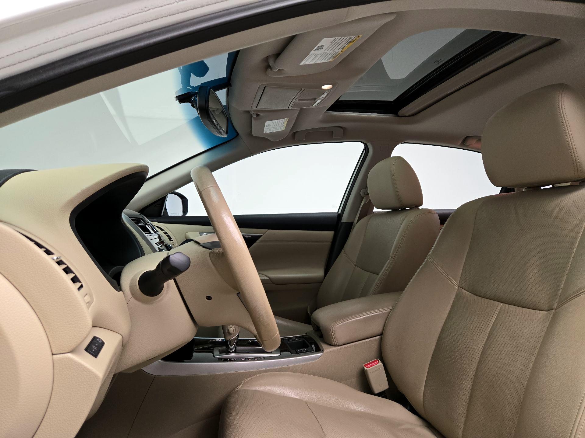 Thumbnail: 2015 Nissan Altima - 20