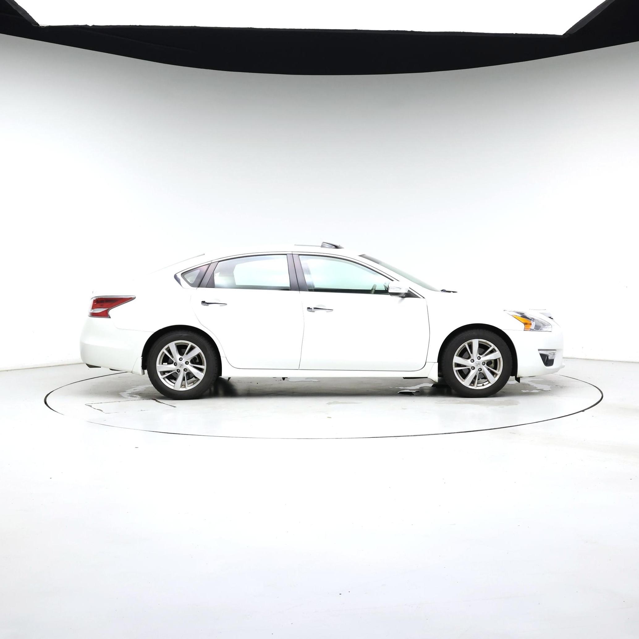 Thumbnail: 2015 Nissan Altima - 7
