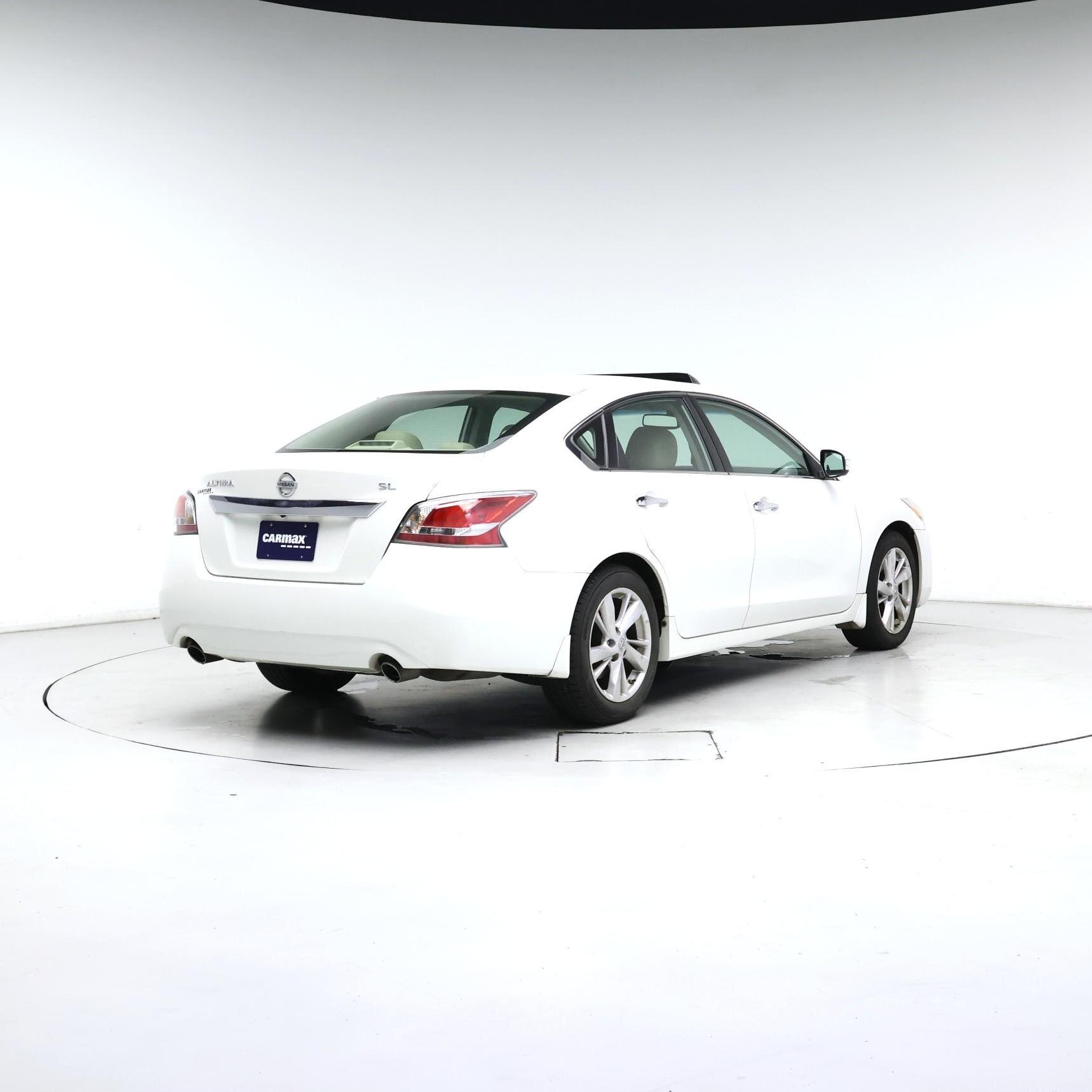 Thumbnail: 2015 Nissan Altima - 8