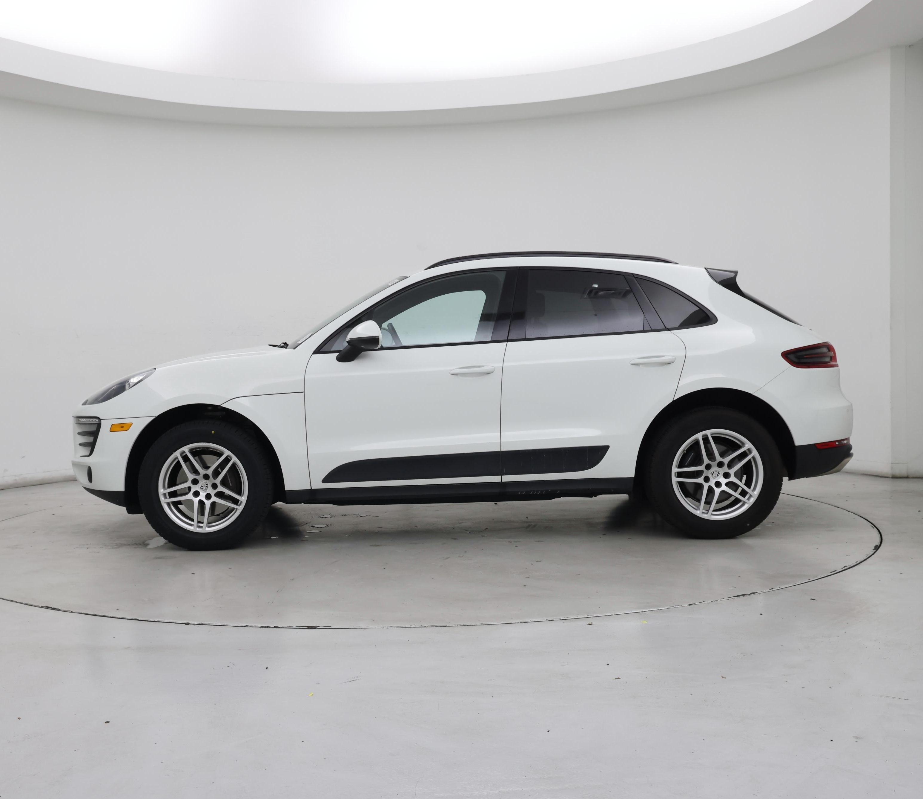 Thumbnail: 2017 Porsche Macan - 3