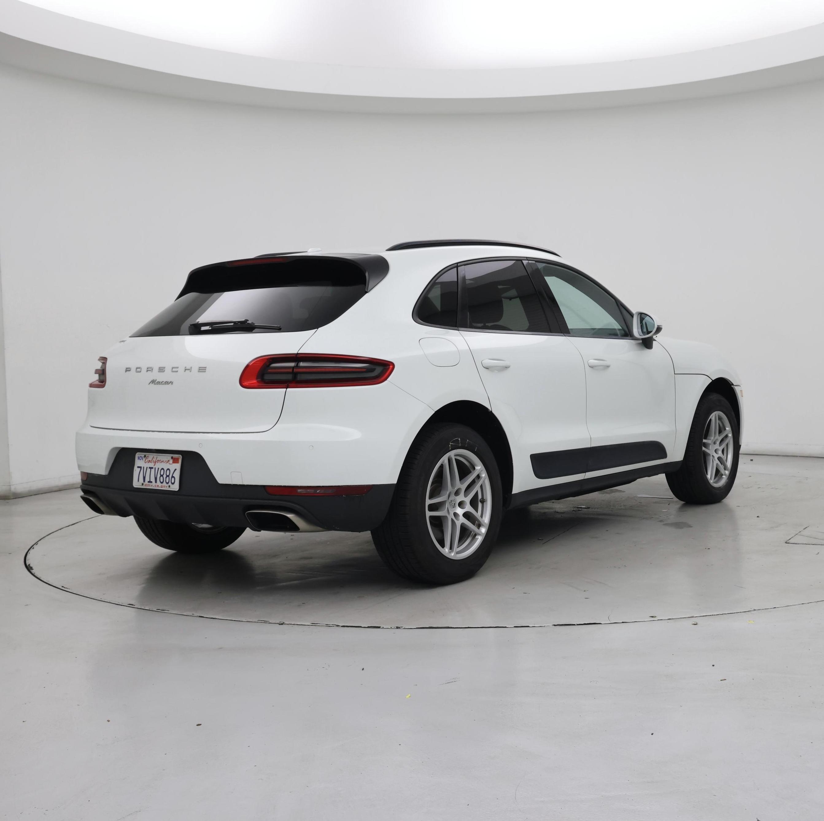 Thumbnail: 2017 Porsche Macan - 8