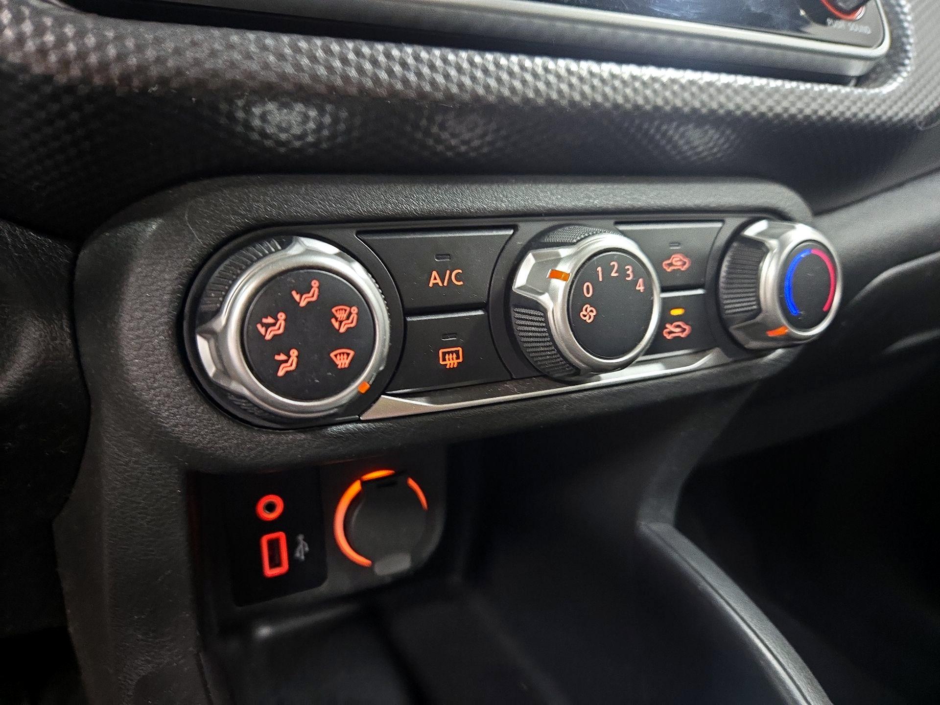 Thumbnail: 2020 Nissan Kicks - 16