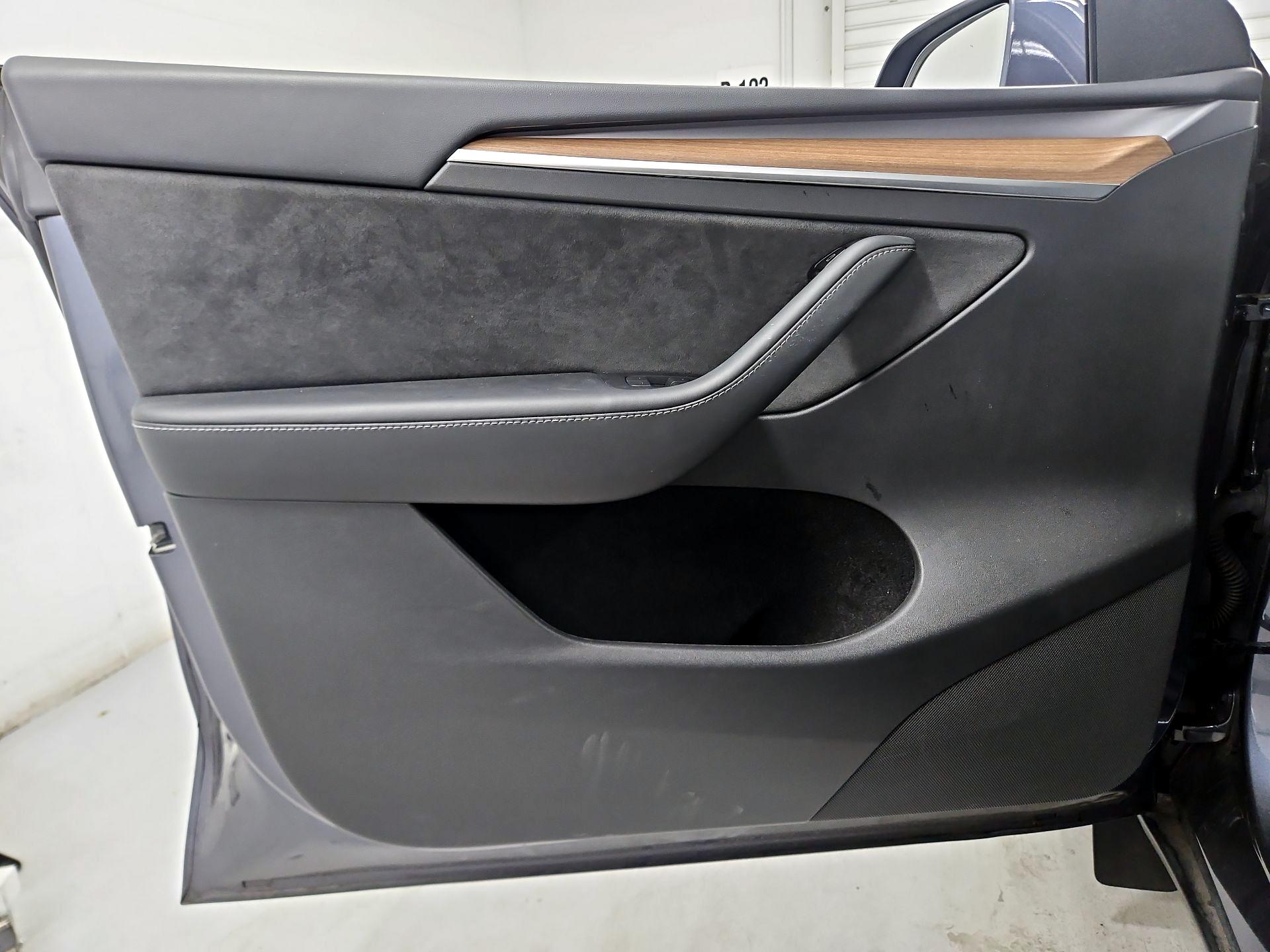 Thumbnail: 2023 Tesla Model Y - 12