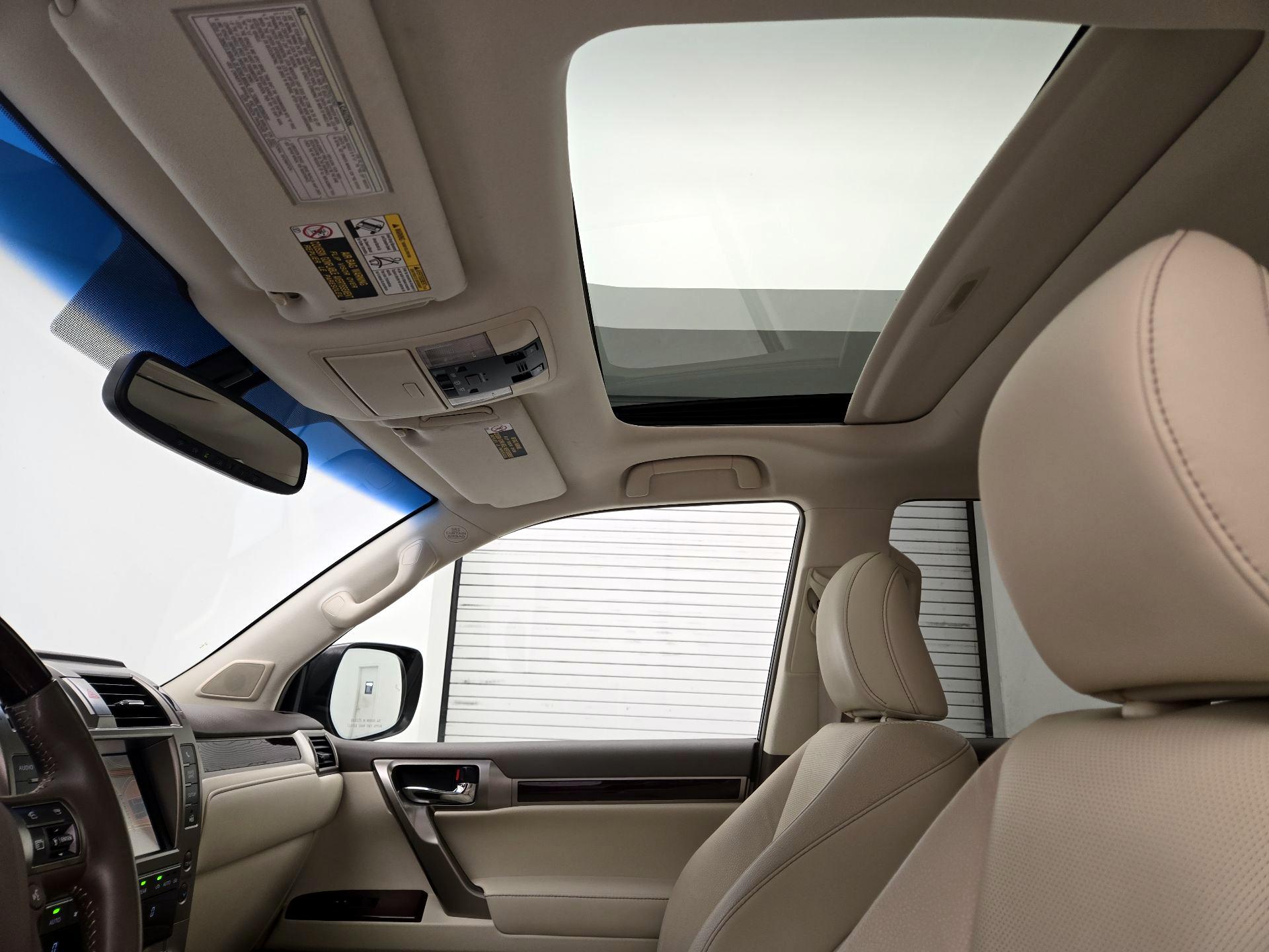 Thumbnail: 2019 Lexus GX - 19