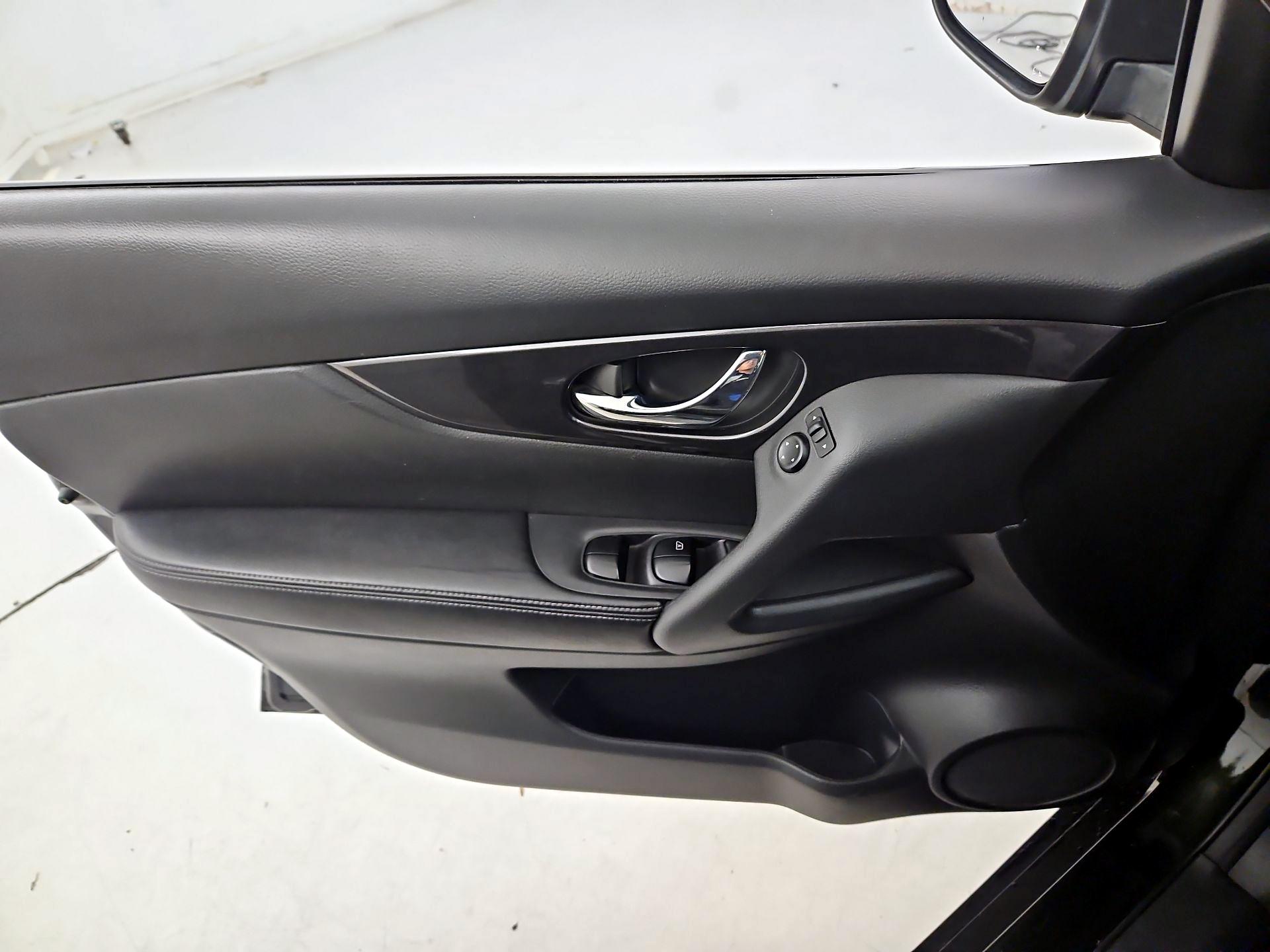 Thumbnail: 2018 Nissan Rogue - 12