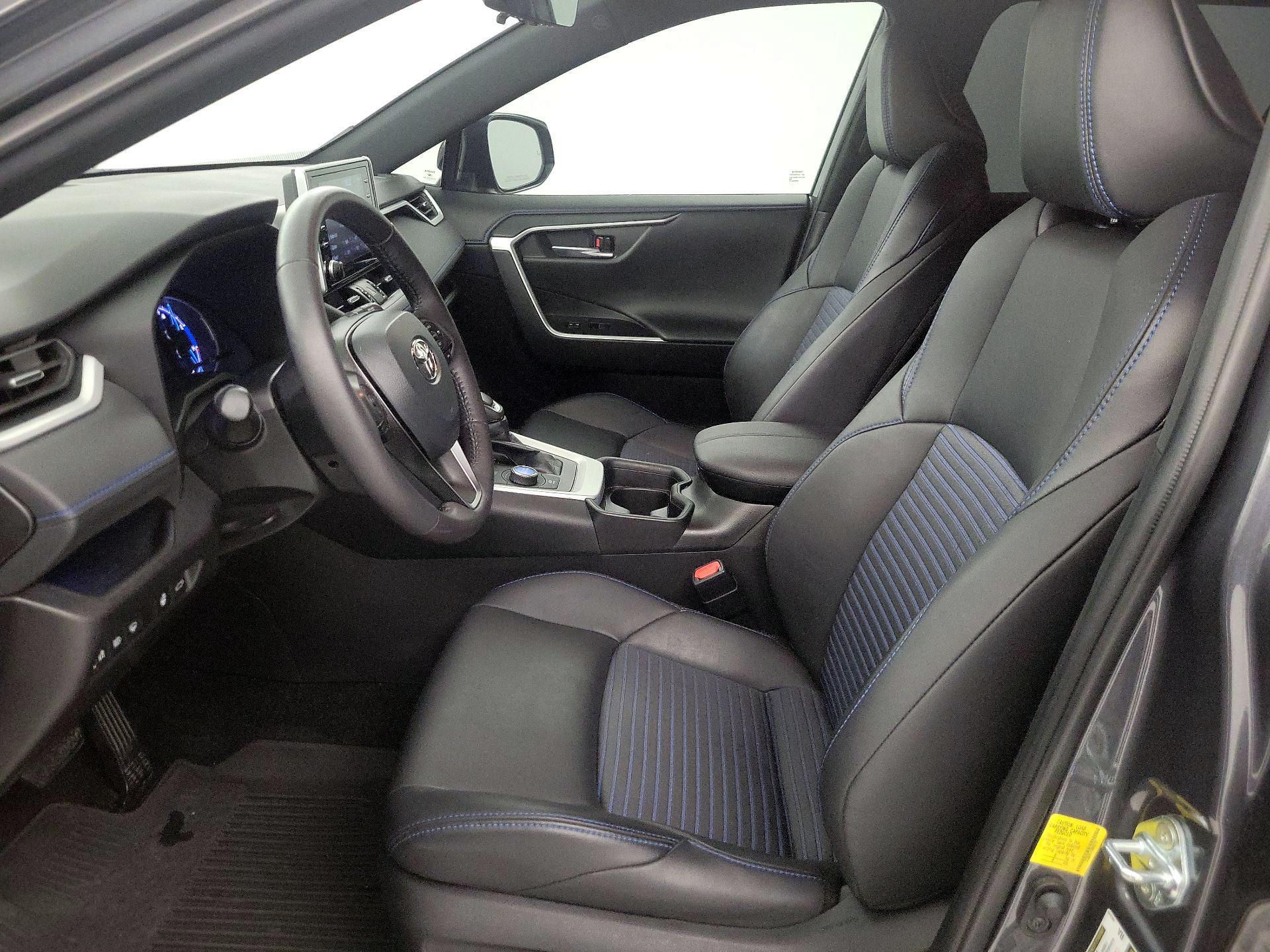 Thumbnail: 2021 Toyota RAV4 - 11