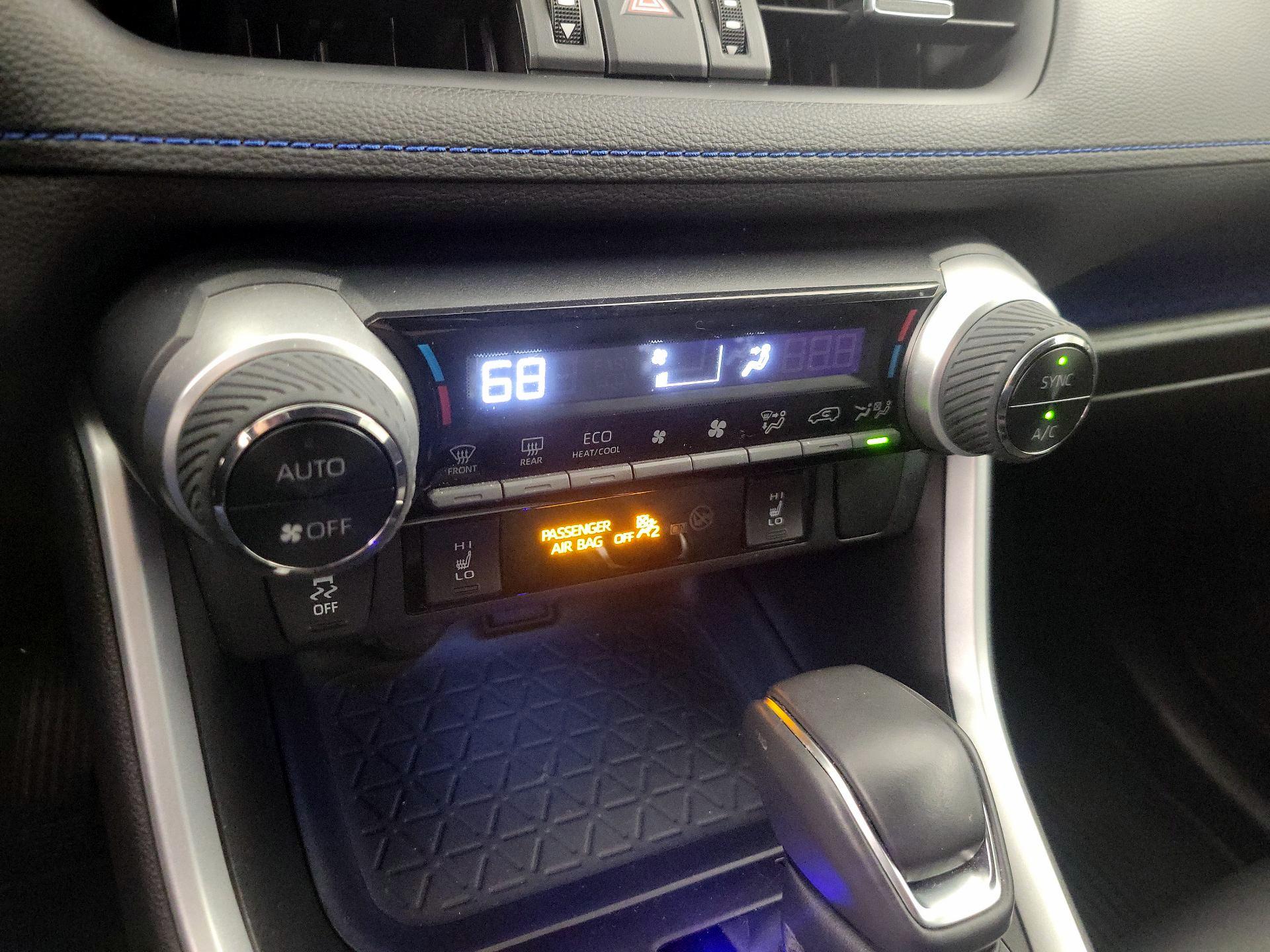 Thumbnail: 2021 Toyota RAV4 - 16
