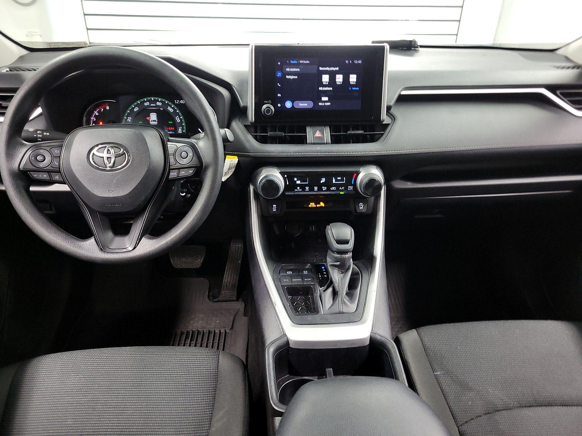 Thumbnail: 2025 Toyota RAV4 - 8