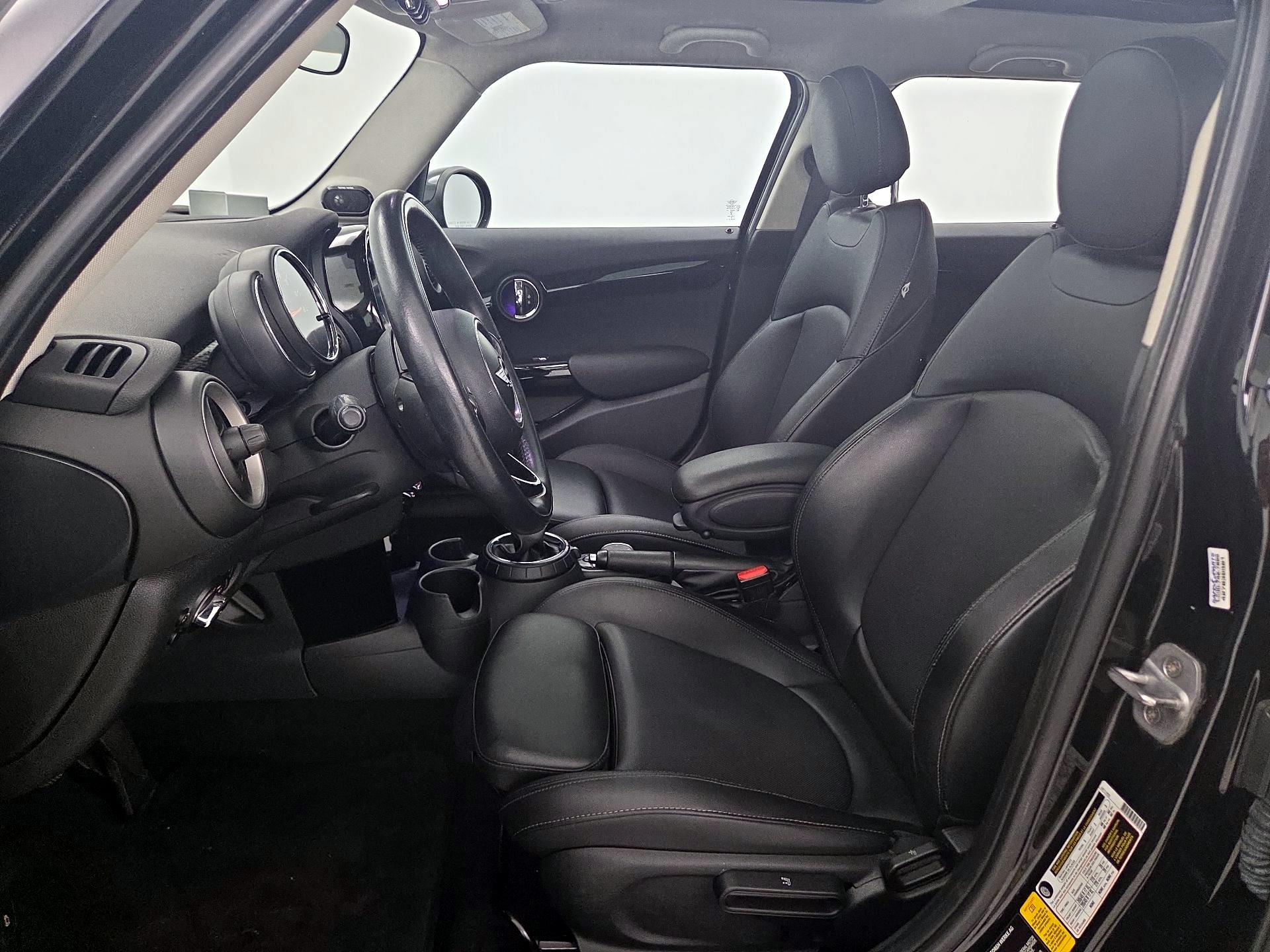 Thumbnail: 2015 MINI Cooper Hardtop - 11