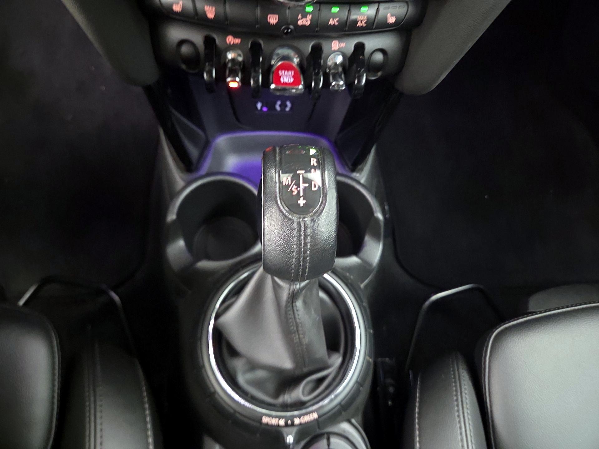 Thumbnail: 2015 MINI Cooper Hardtop - 17