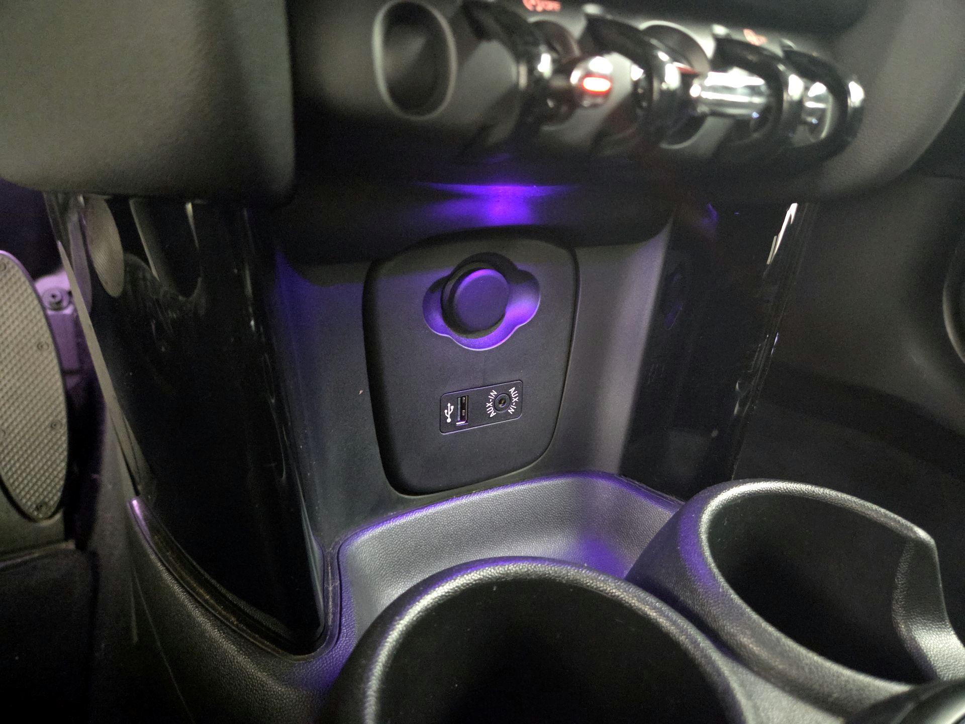 Thumbnail: 2015 MINI Cooper Hardtop - 18