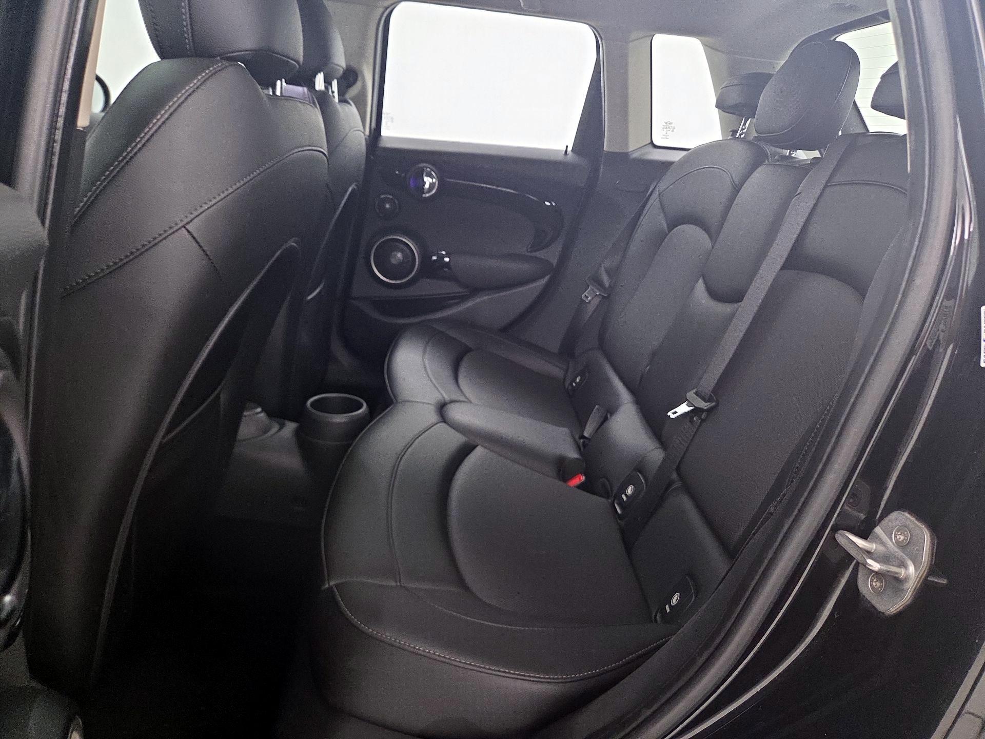 Thumbnail: 2015 MINI Cooper Hardtop - 20