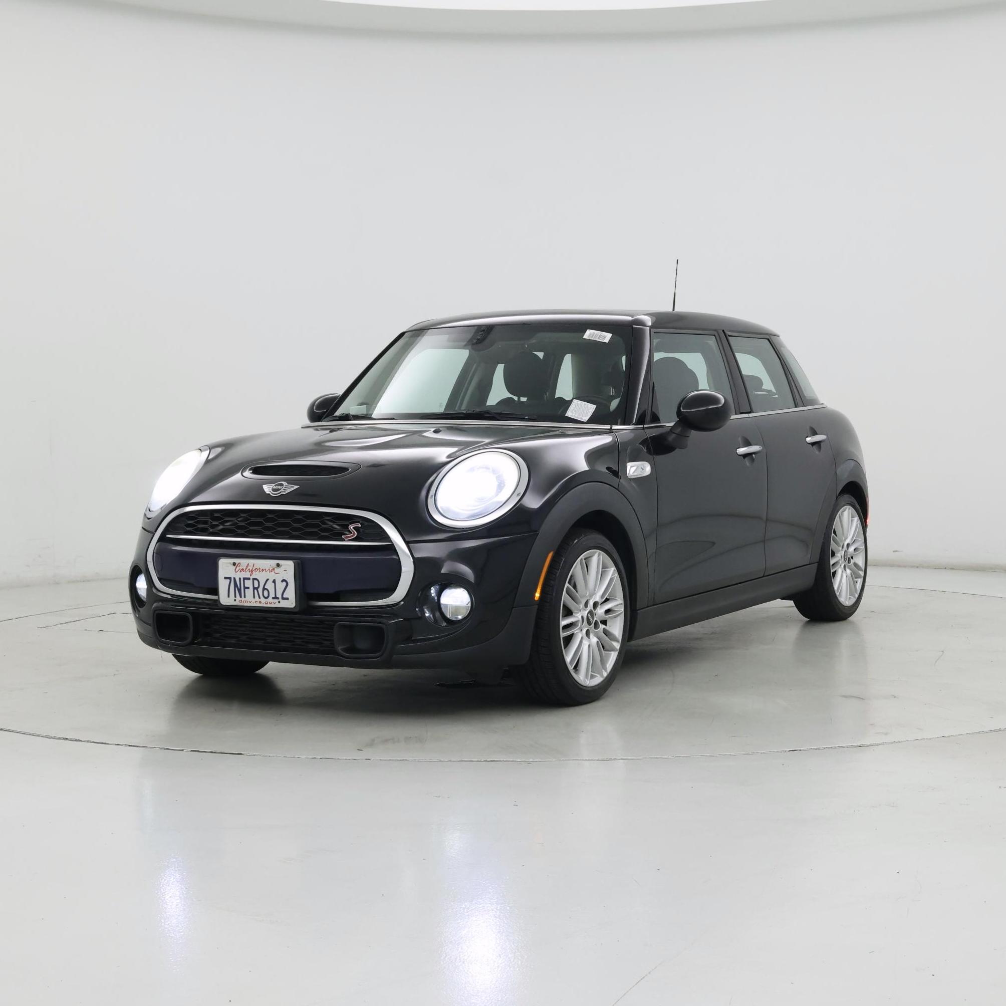 Thumbnail: 2015 MINI Cooper Hardtop - 4