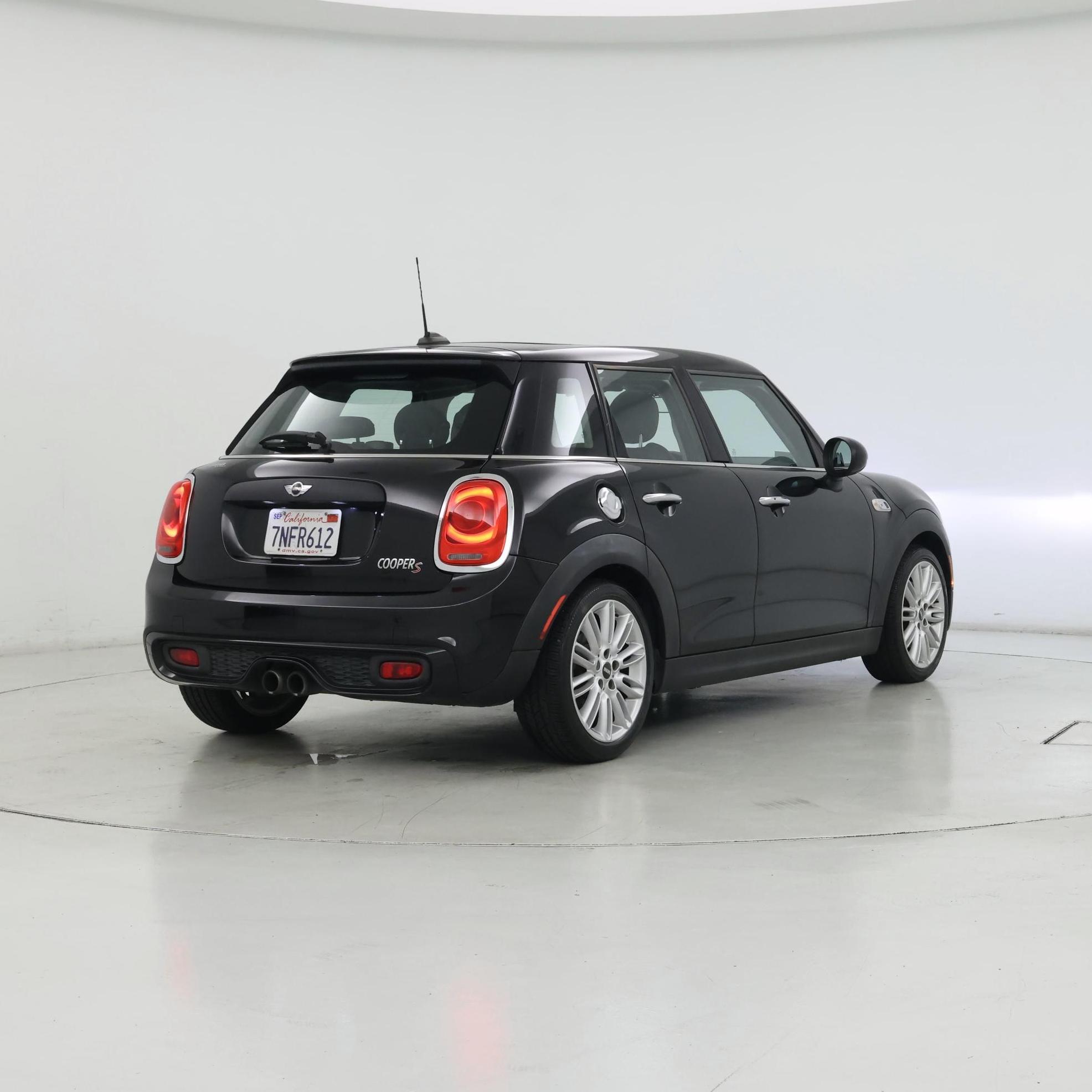 Thumbnail: 2015 MINI Cooper Hardtop - 8