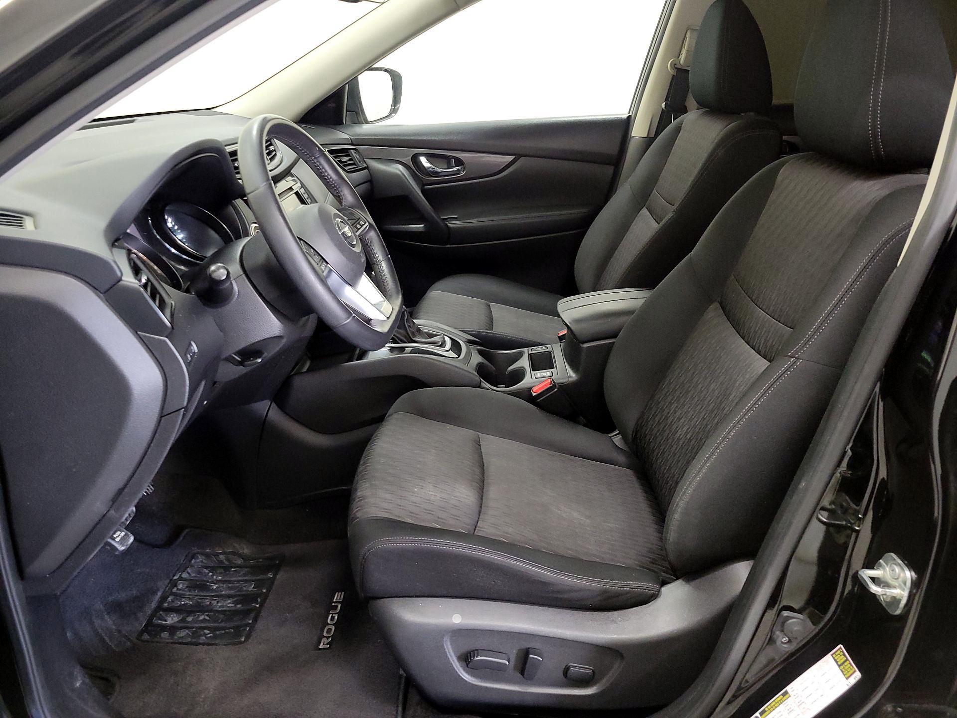 Thumbnail: 2019 Nissan Rogue - 11